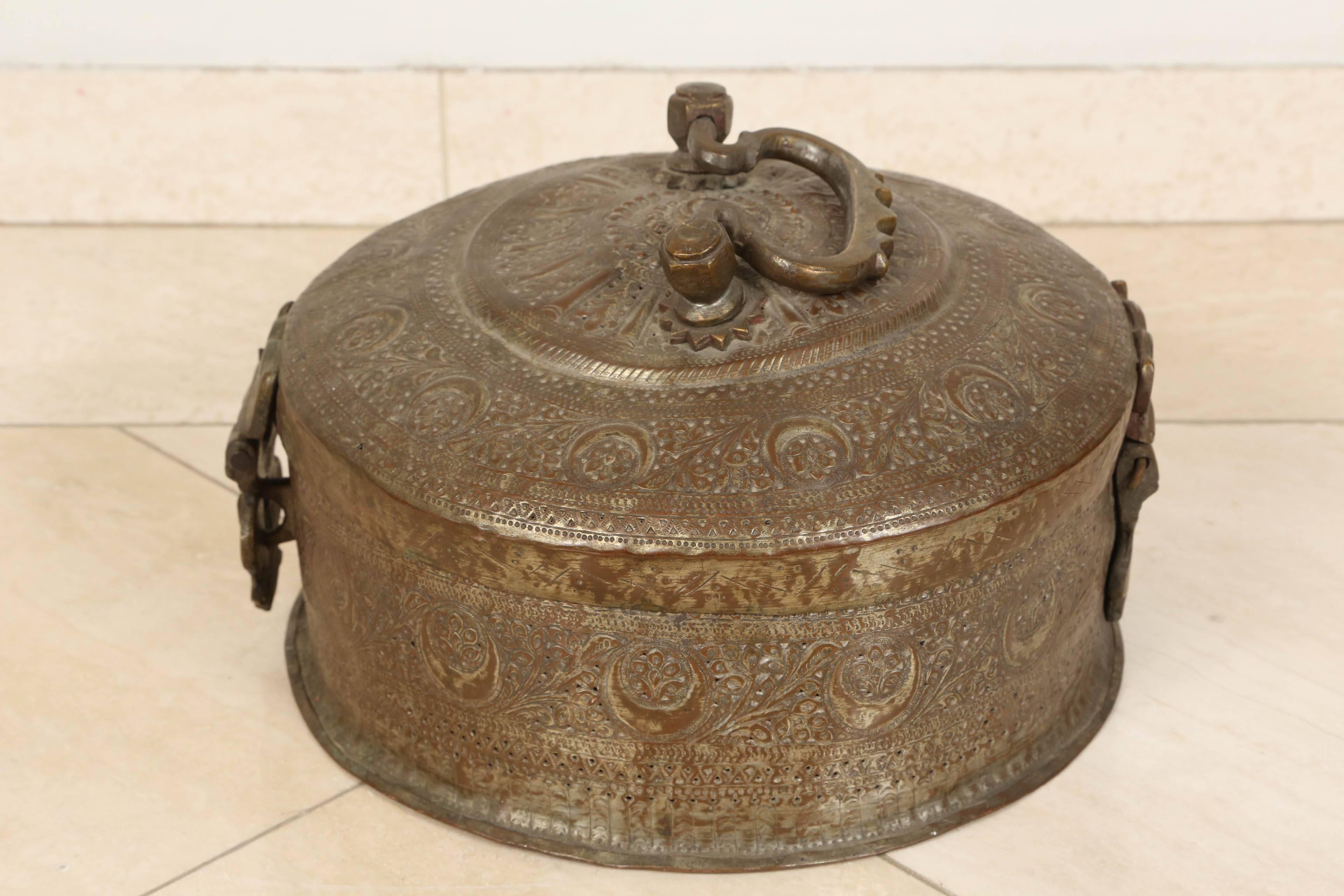 Large Decorative Round Bronze Box with Lid In Good Condition In North Hollywood, CA