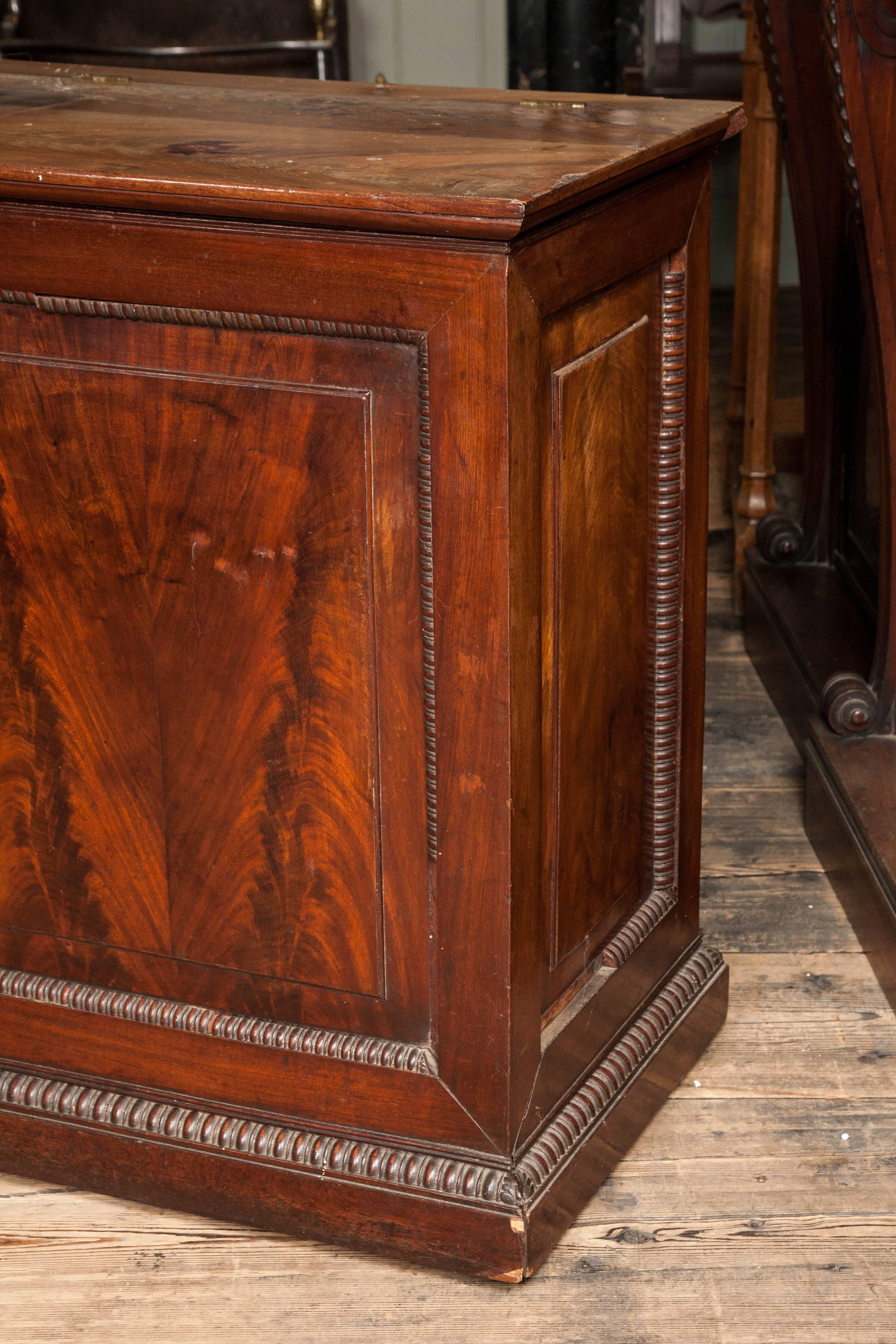 William IV Carved Oak Specimen Cabinet In Excellent Condition In London, GB