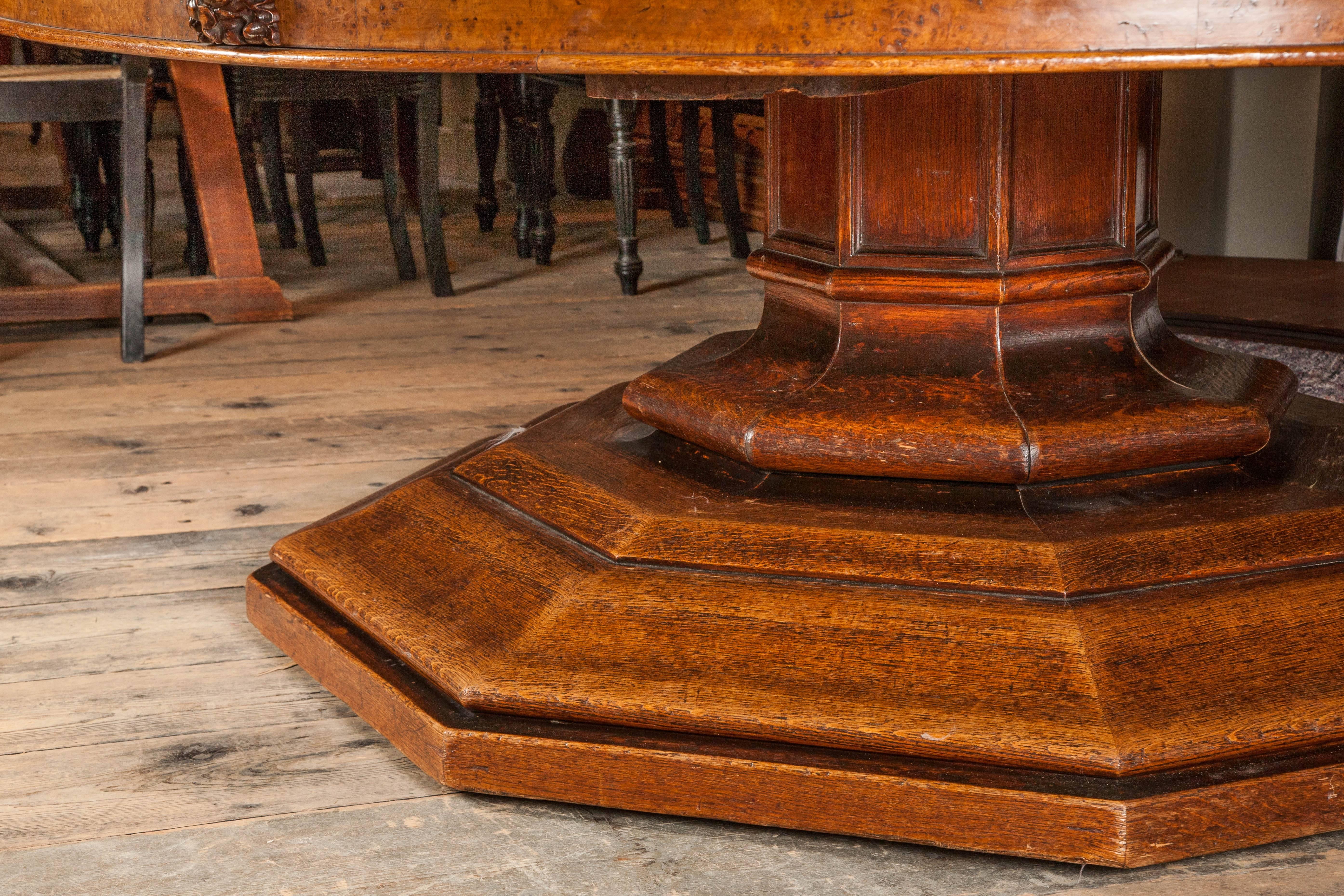 Spectacular Gothic Pollard Oak Extending Circular Table, circa 1840 In Excellent Condition In London, GB