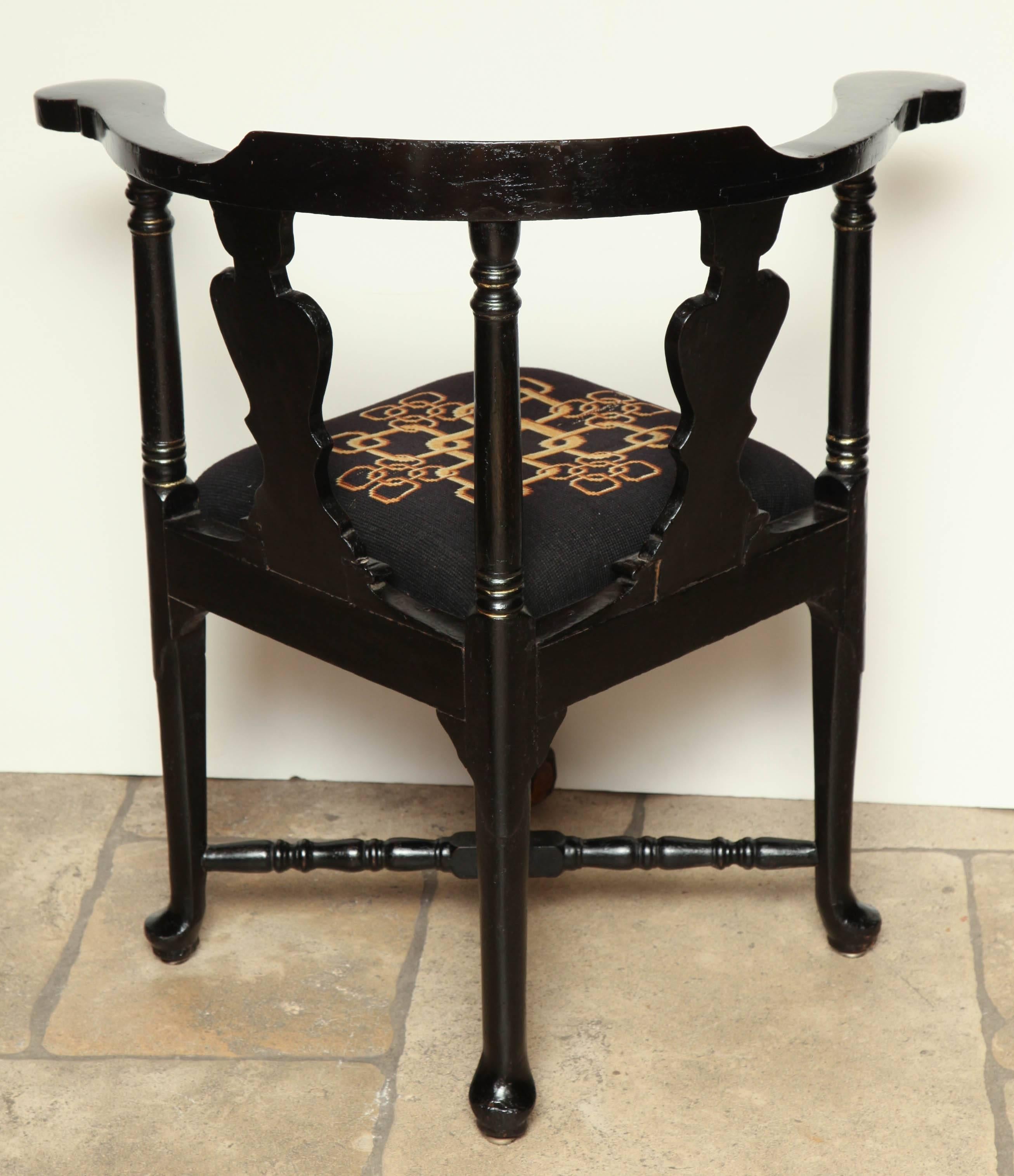 English Chinoiserie Decorated Corner Chair 2