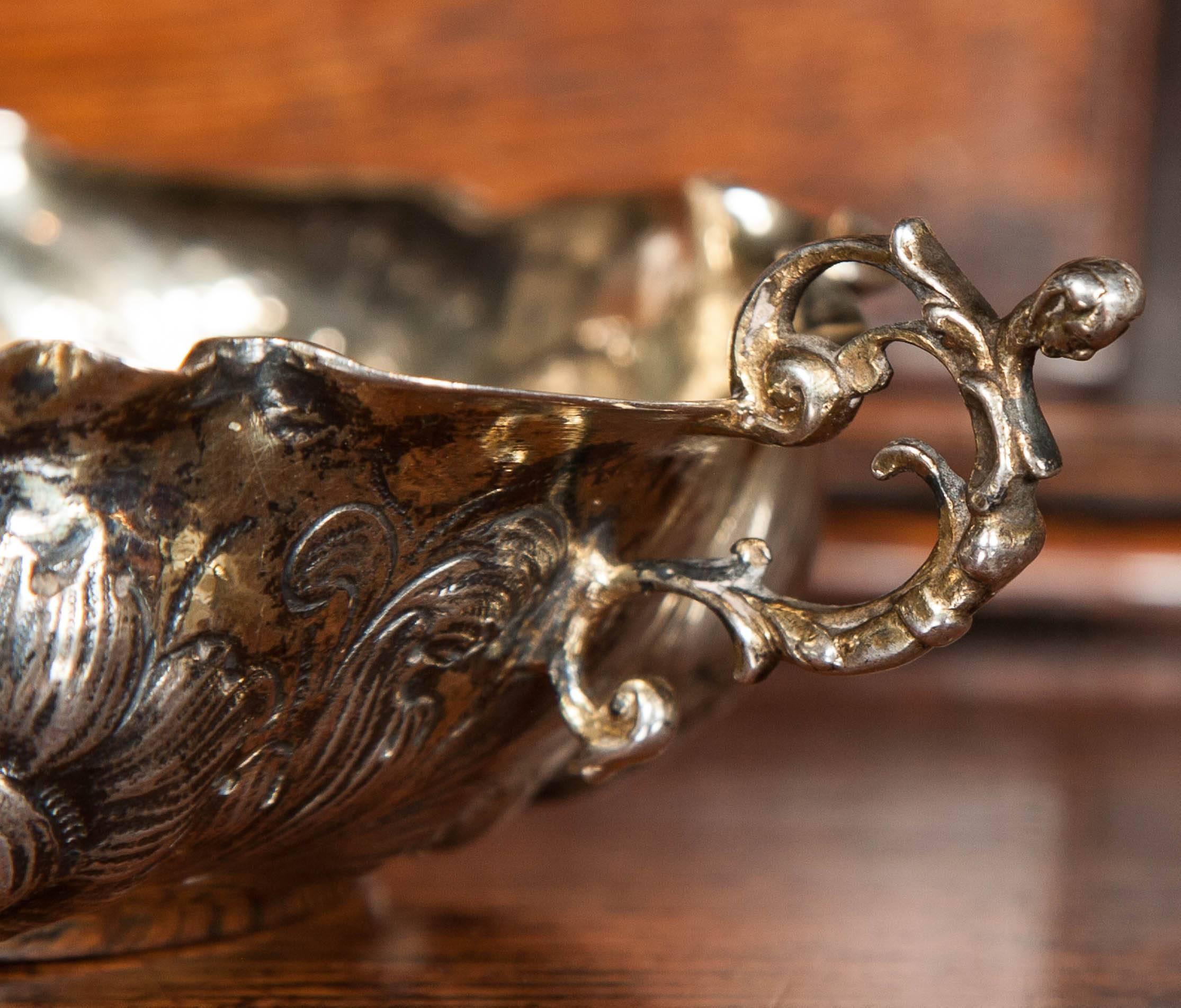 Fine Nuremberg Silver and Parcel-Gilt Bon Bon Dish In Excellent Condition For Sale In London, GB