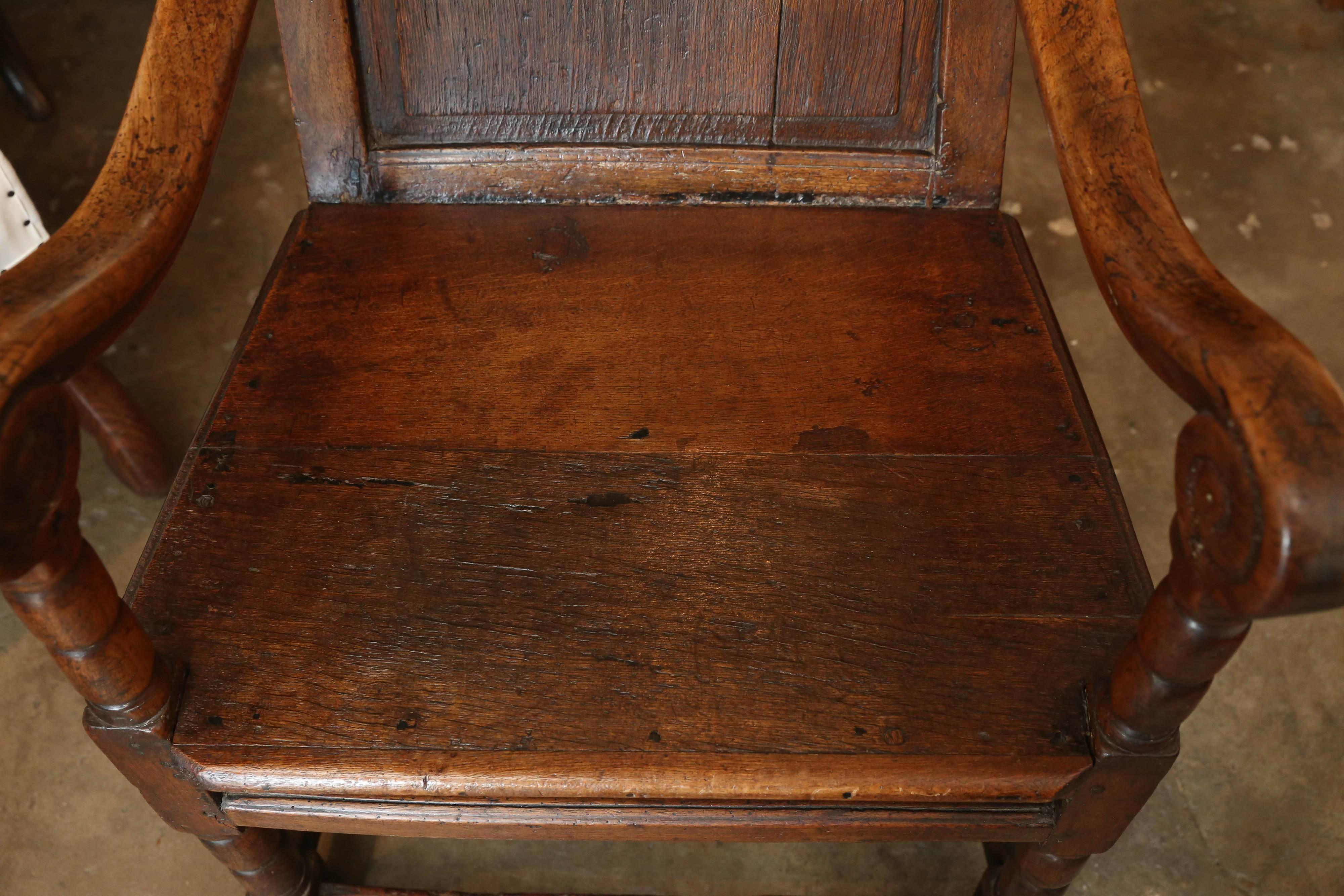 18th Century Oak Welsh Wainscot Hall Chair In Excellent Condition For Sale In Houston, TX