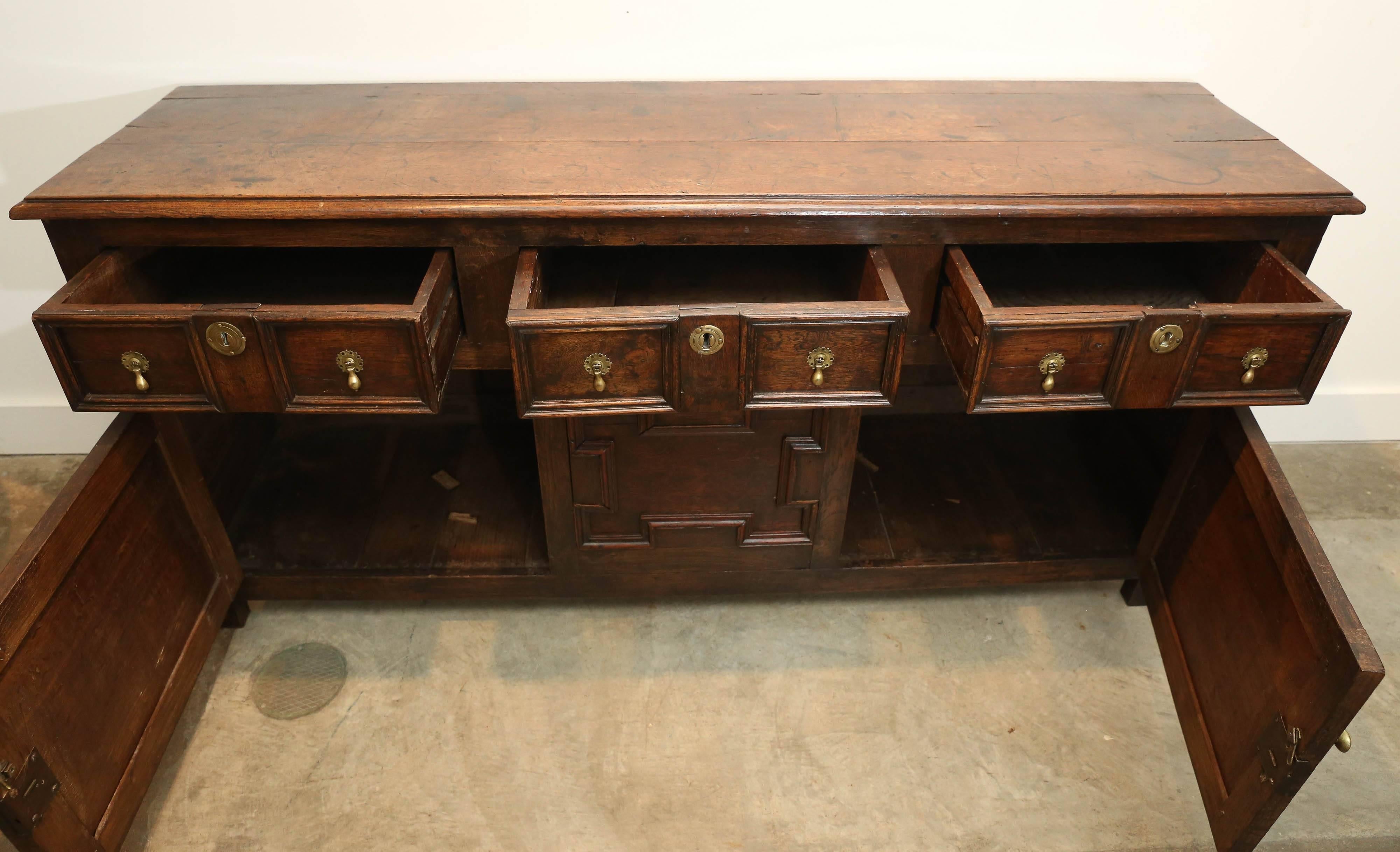 jacobean dresser