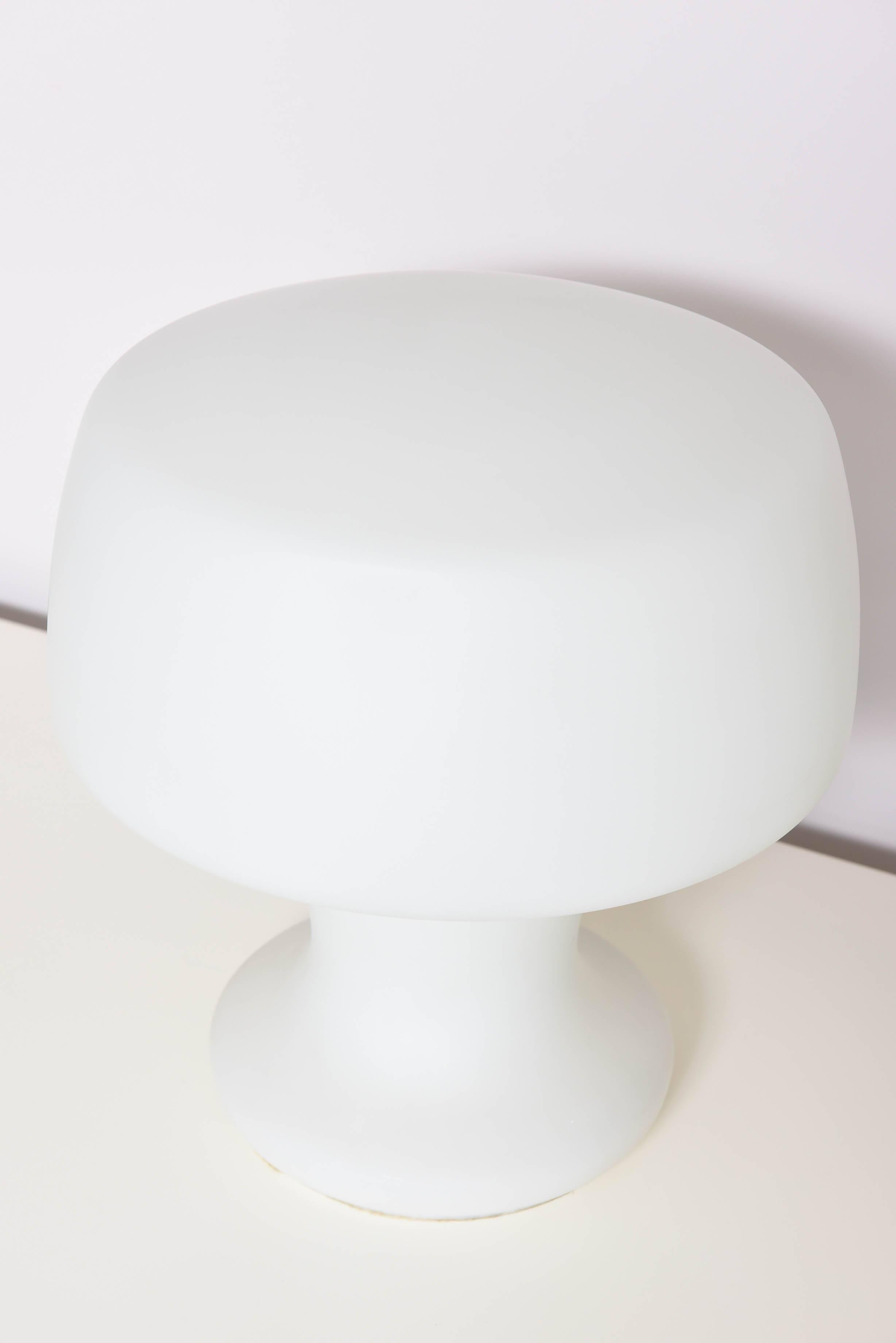 Mid-Century Modern SALE! SALE! SALE! PR/Mid- Century WHITE TABLE LAMPS modern statement impressive For Sale