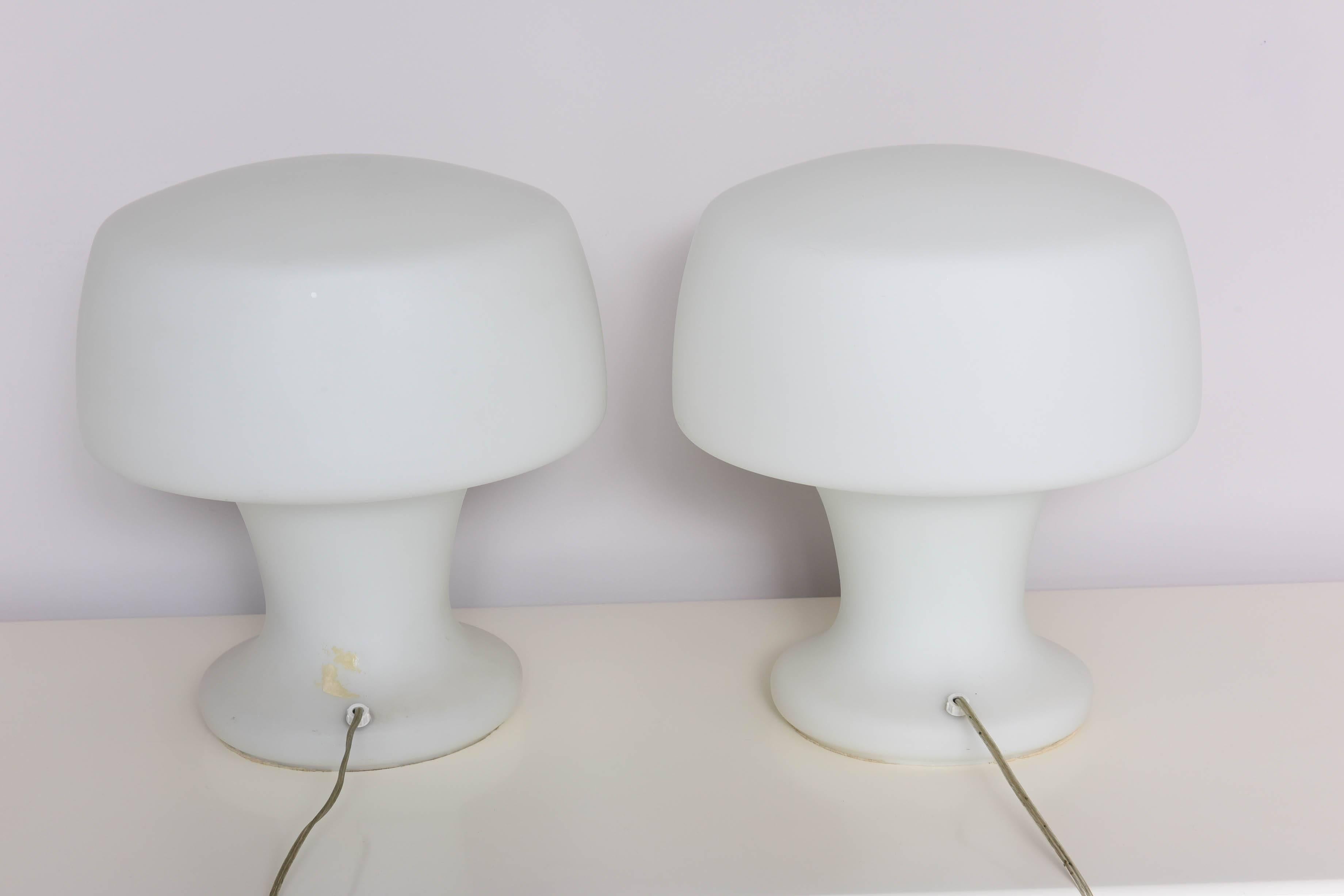 SALE! SALE! SALE! PR/Mid- Century WHITE TABLE LAMPS modern statement impressive For Sale 1