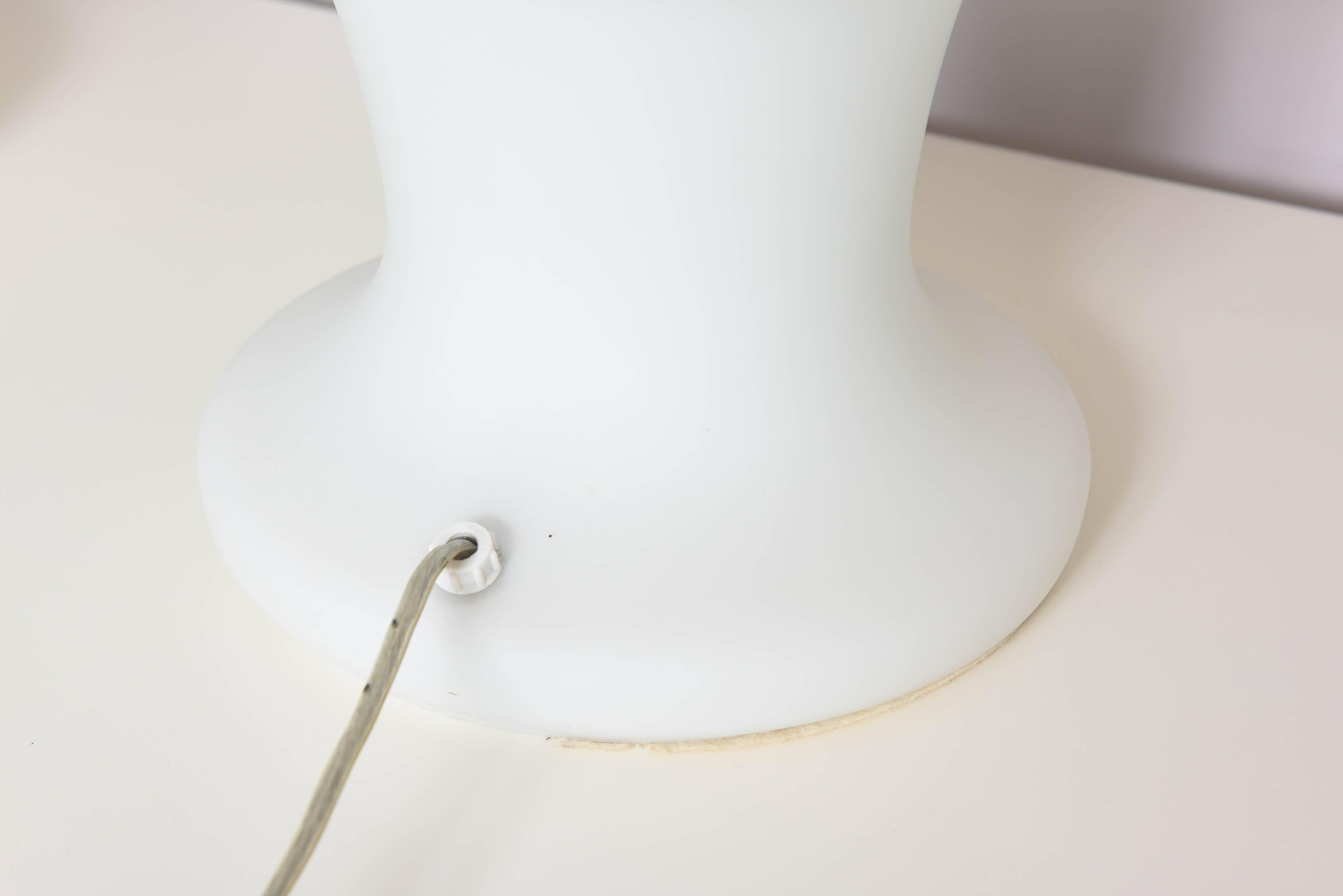 SALE! SALE! SALE! PR/Mid- Century WHITE TABLE LAMPS modern statement impressive For Sale 2