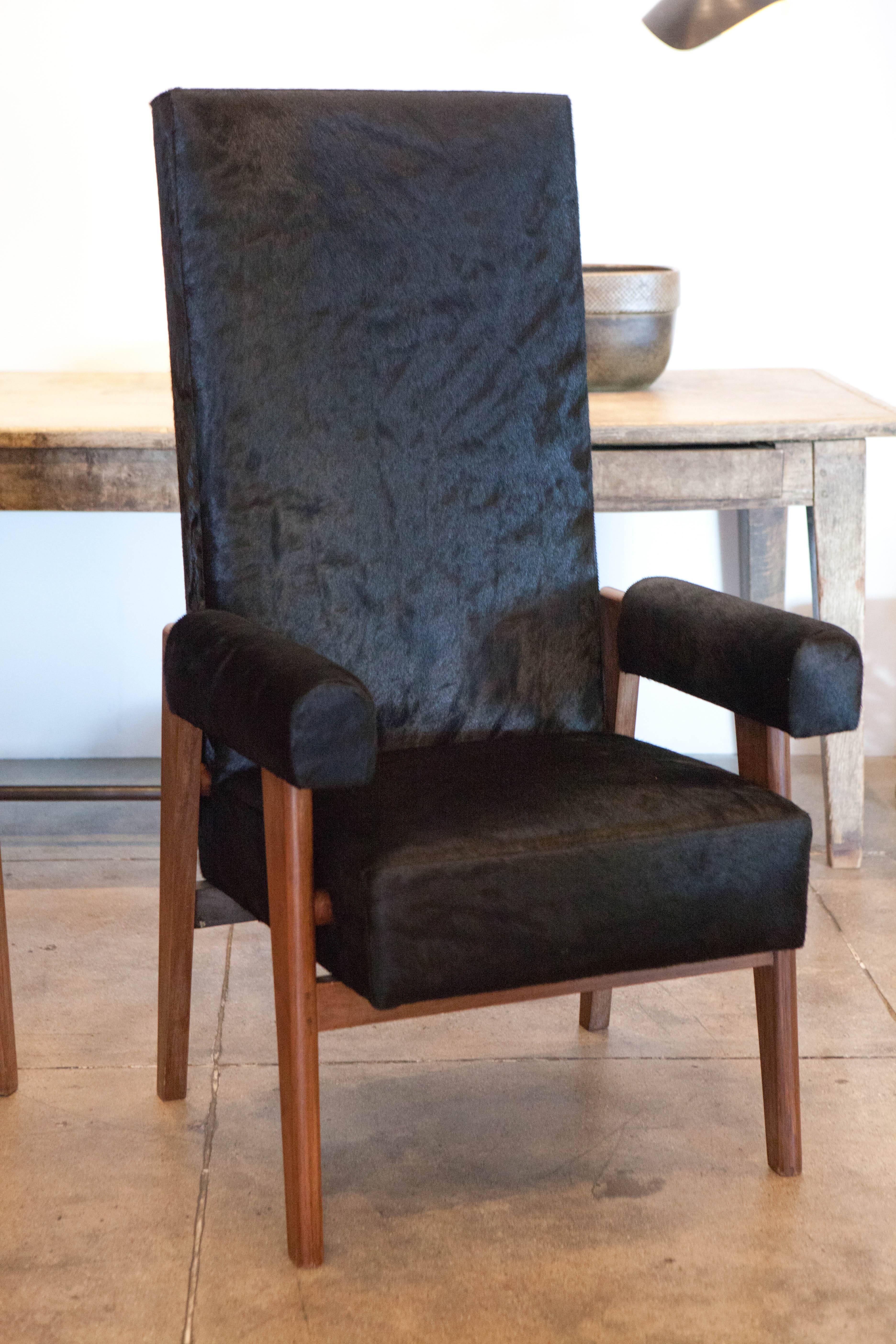 Pair of Pierre Jeanneret & Le Corbusier 'Judges' Chairs, France/India, 1955 In Good Condition In Los Angeles, CA
