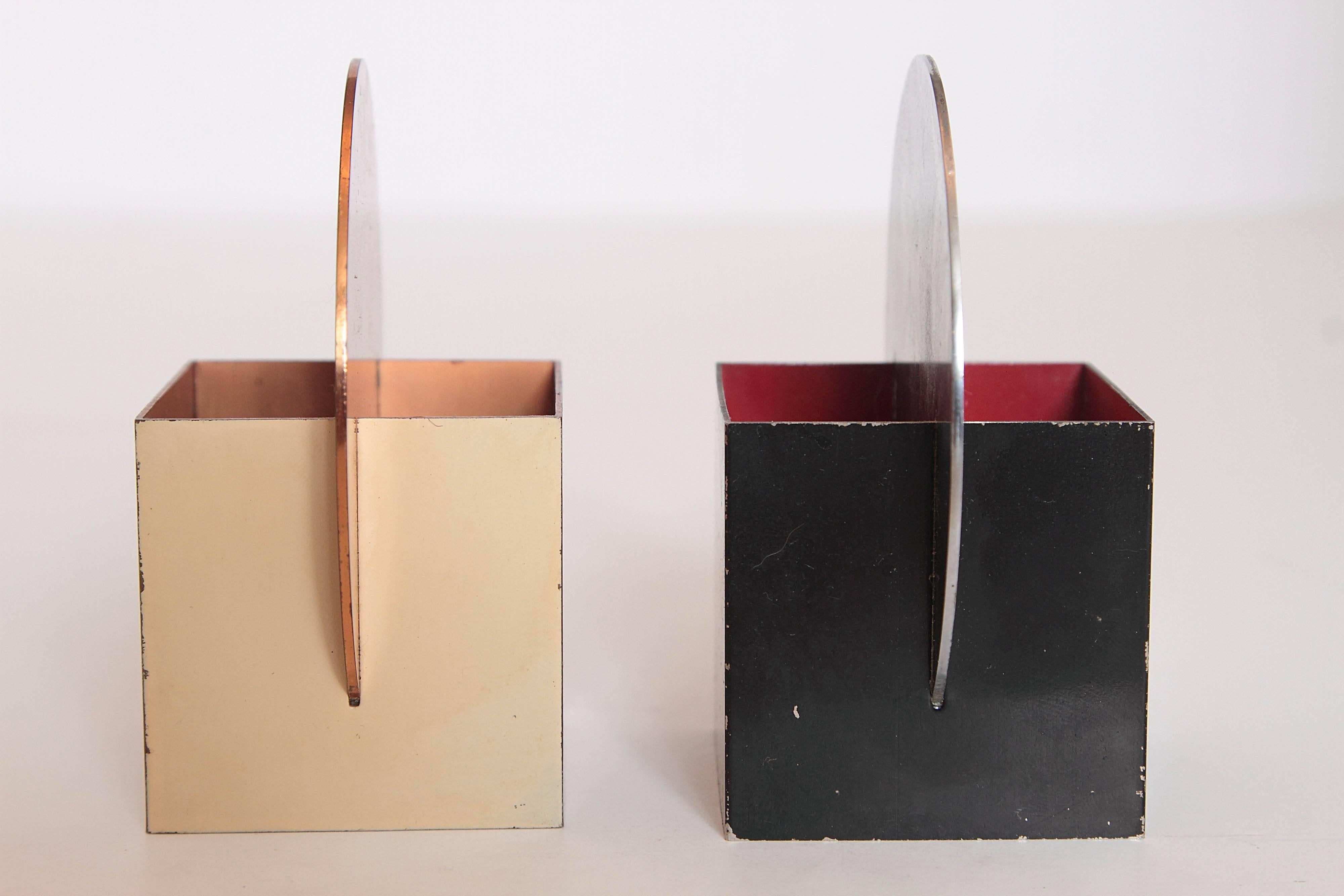 Machine Age Art Deco Walter Von Nessen for Chase Cube Cigarette Servers, Pair In Good Condition In Dallas, TX