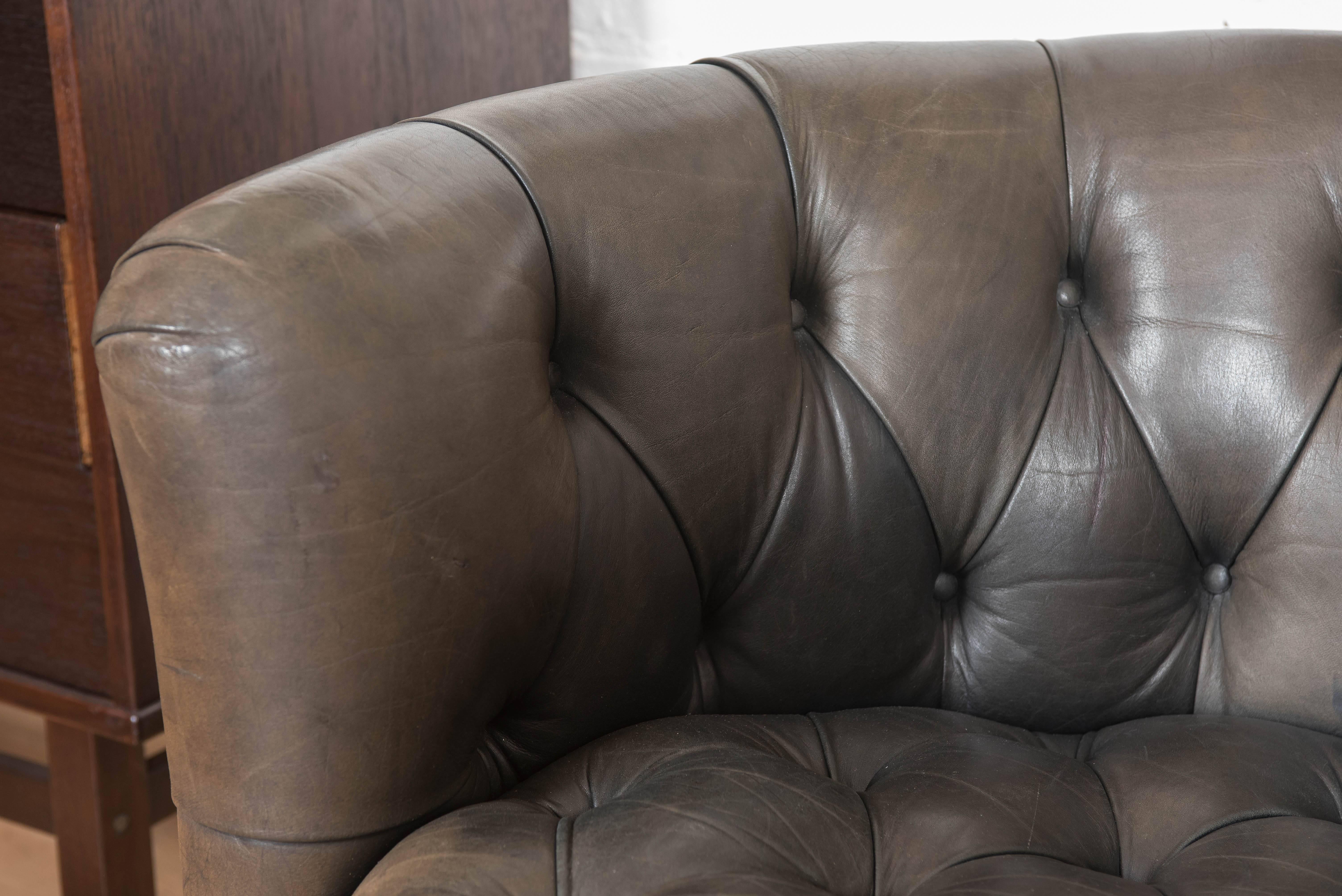 Polished Tufted Green Leather Loveseat-Settee