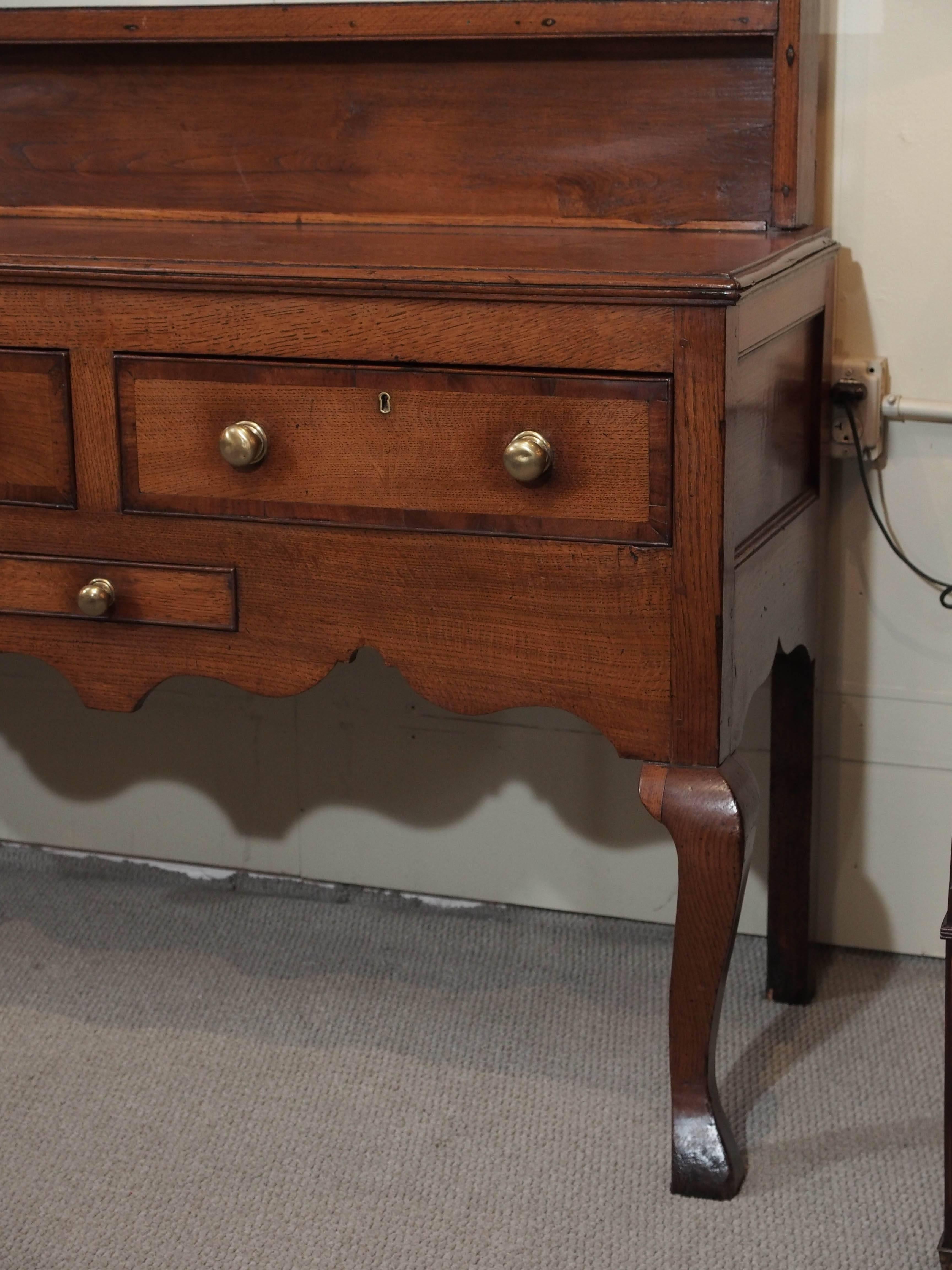 18th century English Cheshire oak dresser with rack In Excellent Condition In New Orleans, LA