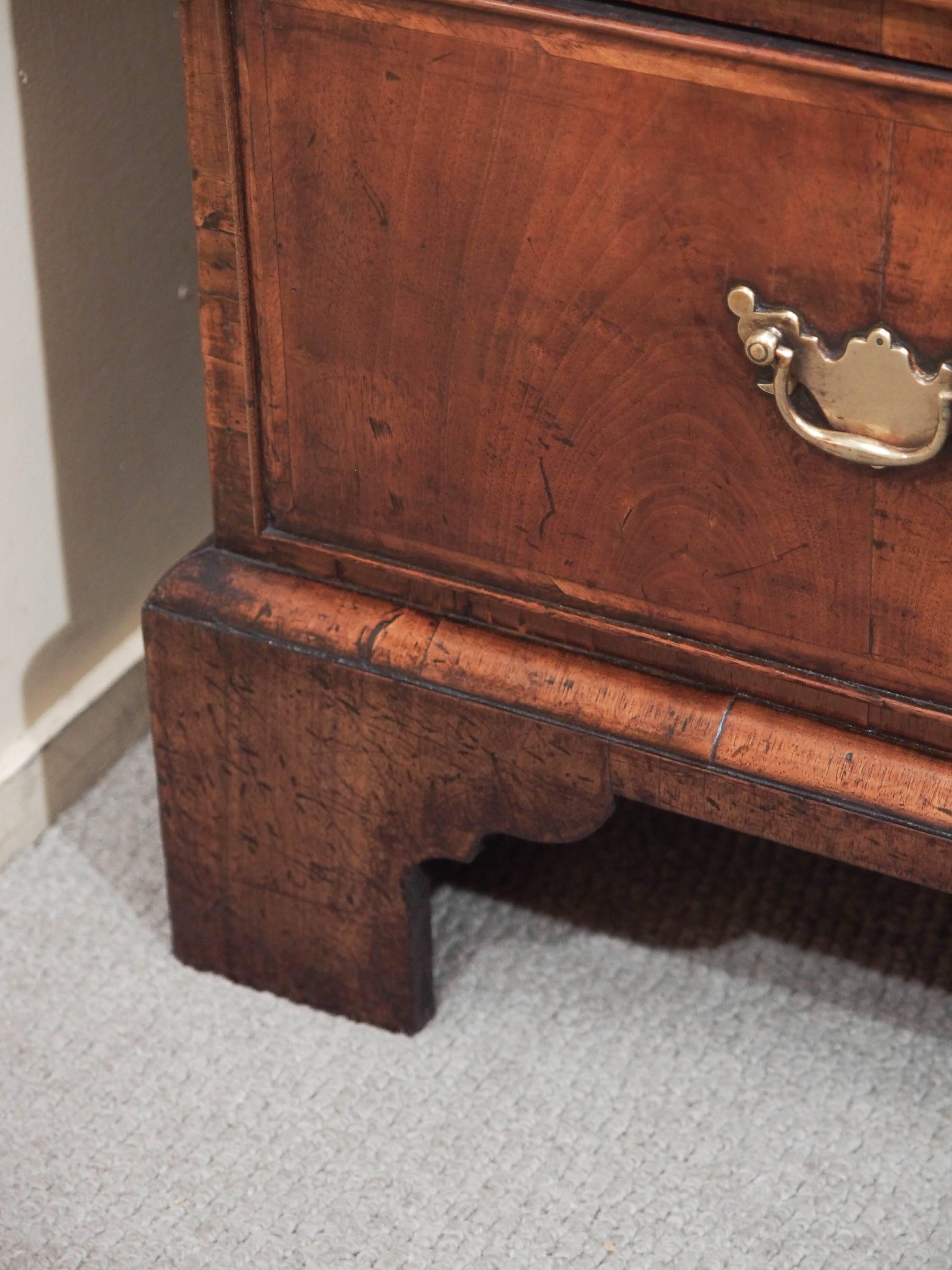 Early 18th Century Walnut Chest of Drawers In Good Condition In New Orleans, LA