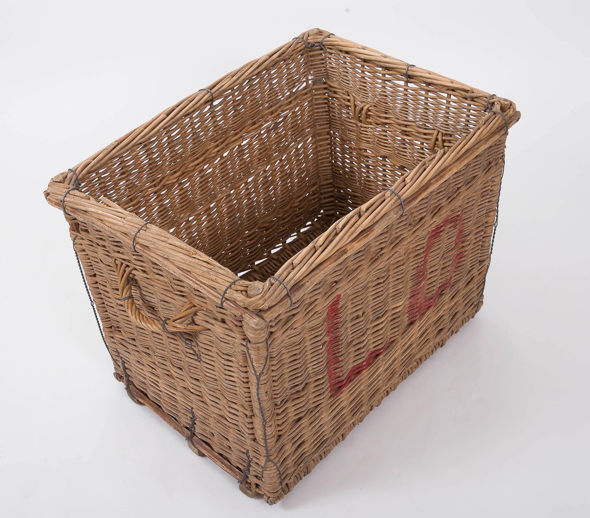 19th Century Wicker Champagne Basket, France, circa 1890 In Good Condition In East Hampton, NY