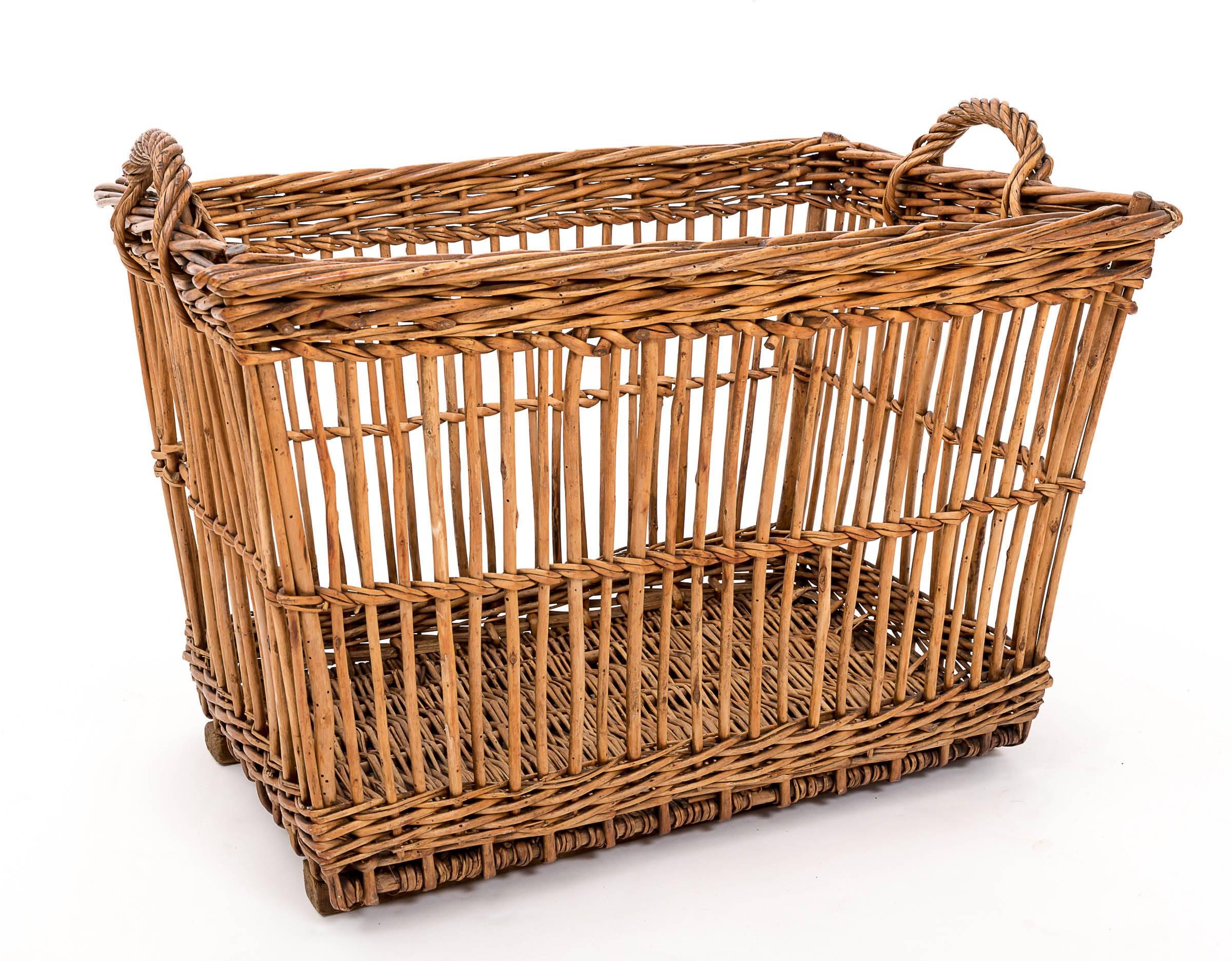 French Turn-of-the-Century Wicker Vineyard Basket, Alsace, France, circa 1900