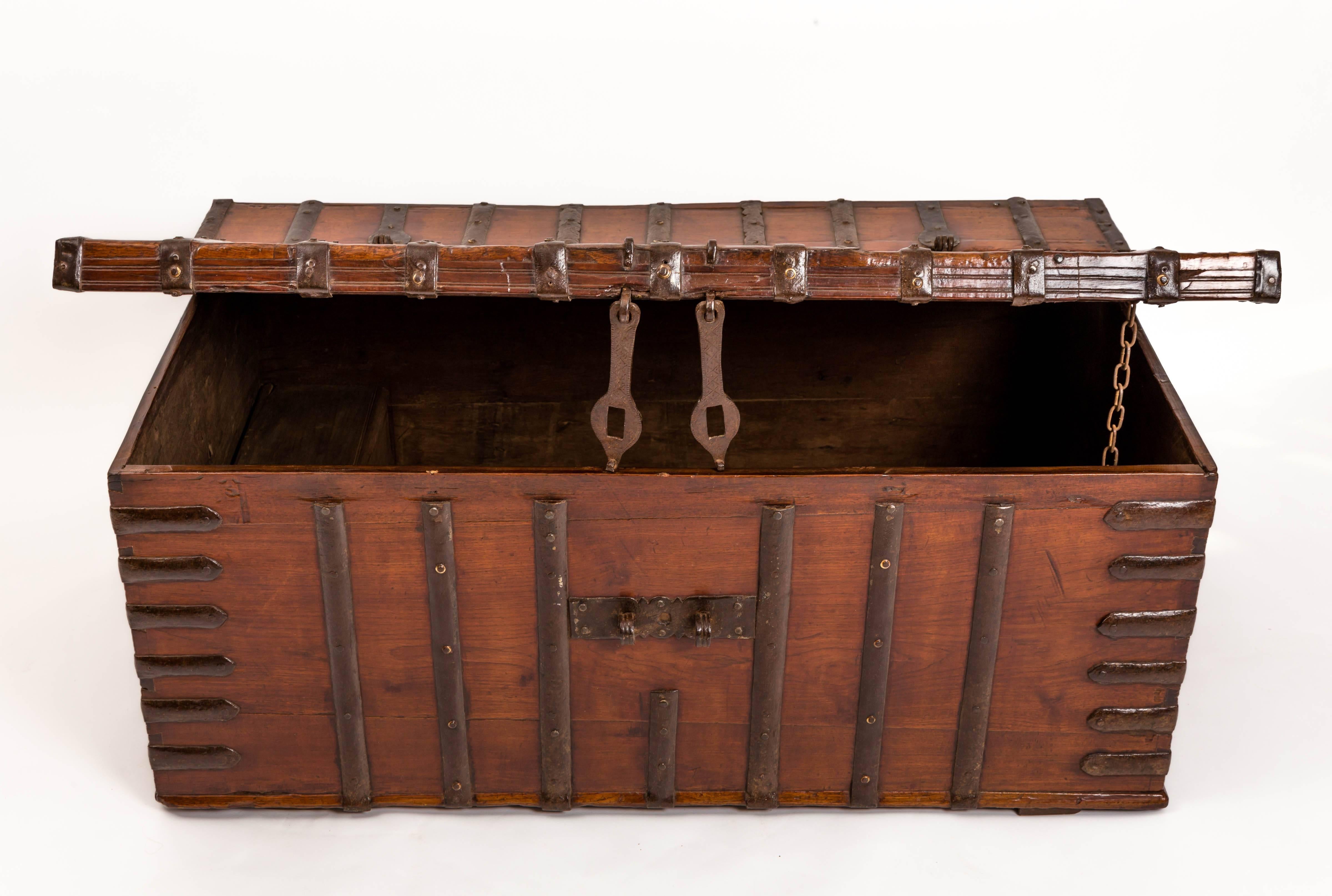 19th Century Anglo-Indian Teak Trunk, India, circa 1870 For Sale 2
