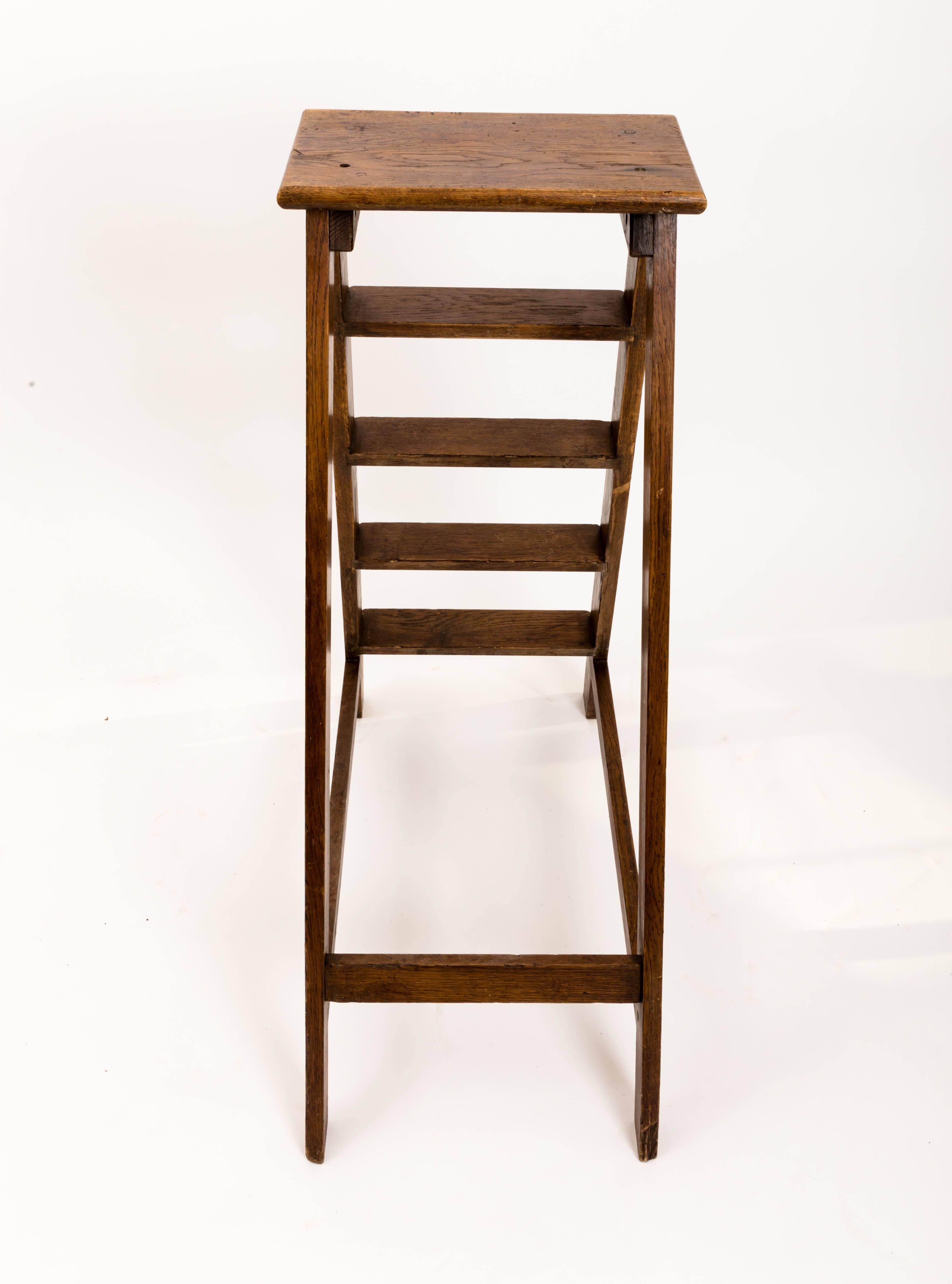 19th Century Elm Library Ladder, England, circa 1860 In Good Condition In East Hampton, NY