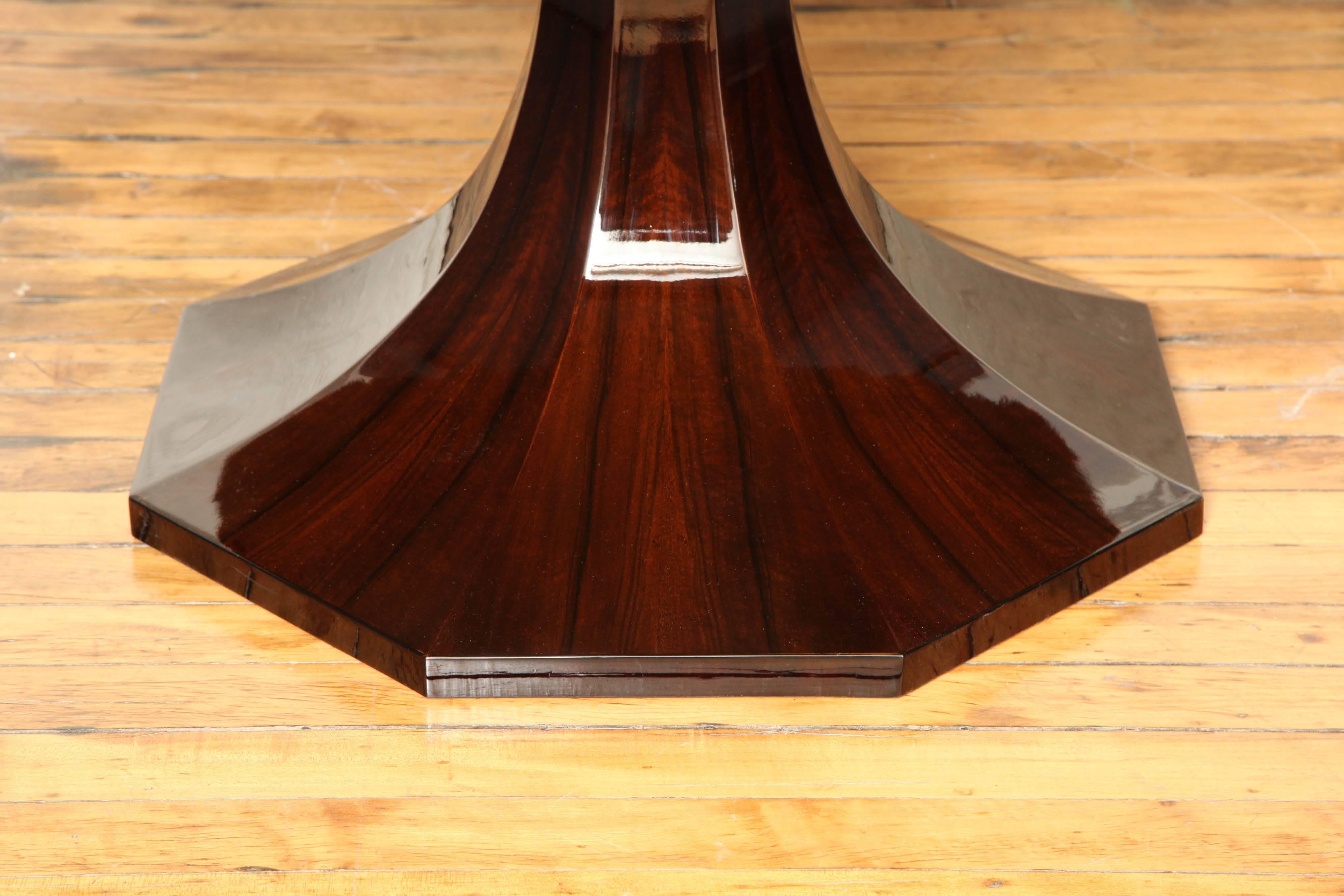 Art Deco Round Pedestal Dining Table in Black Forest Walnut Circa 1938 In Excellent Condition In New York, NY