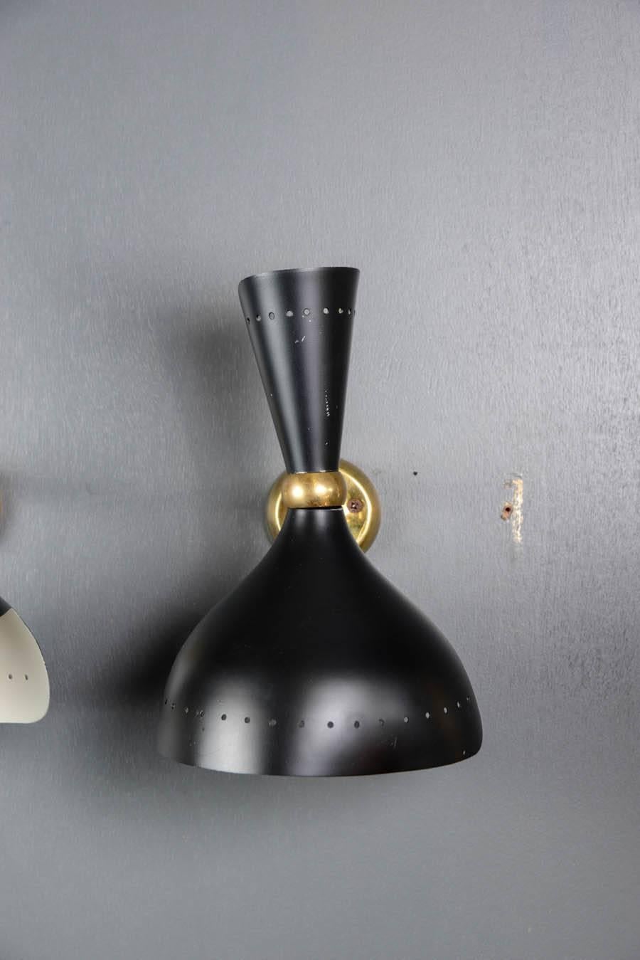 Mid-Century Modern Pair of Directional Black Enameled Wall Sconces in the Style of Stilnovo