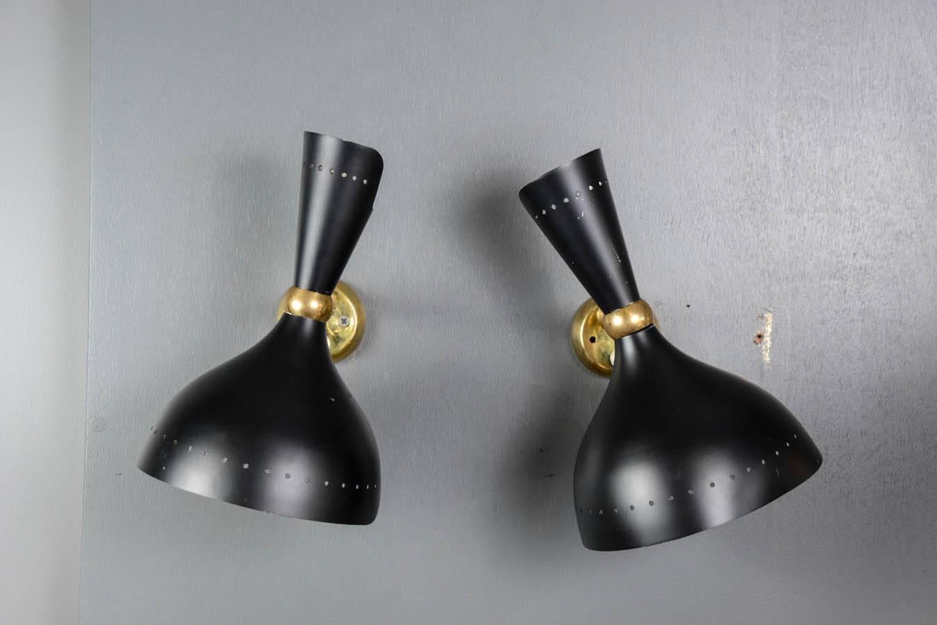 Italian Pair of Directional Black Enameled Wall Sconces in the Style of Stilnovo
