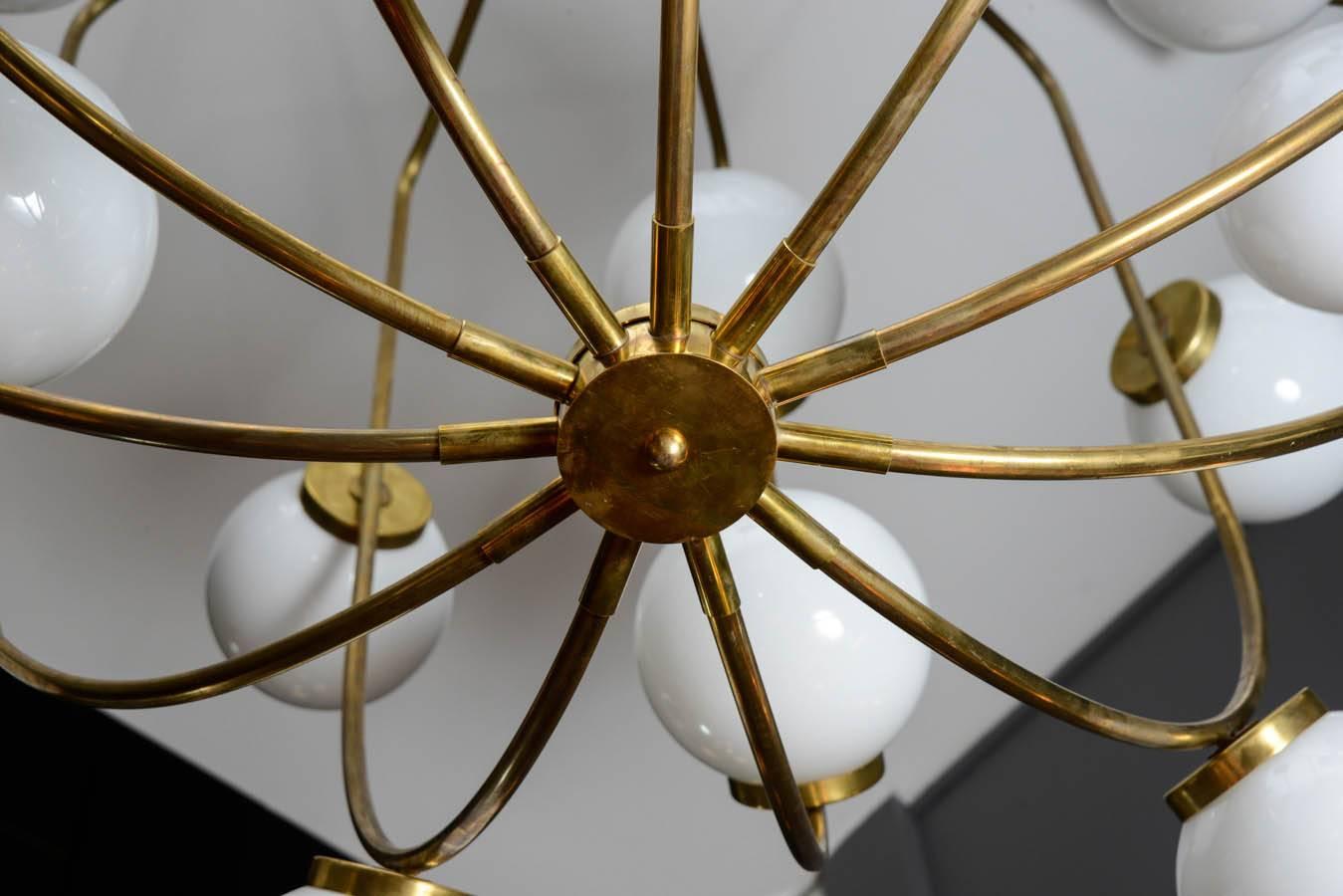 Big Lantern Shaped Brass and Globes Chandelier In Excellent Condition In Saint-Ouen, IDF