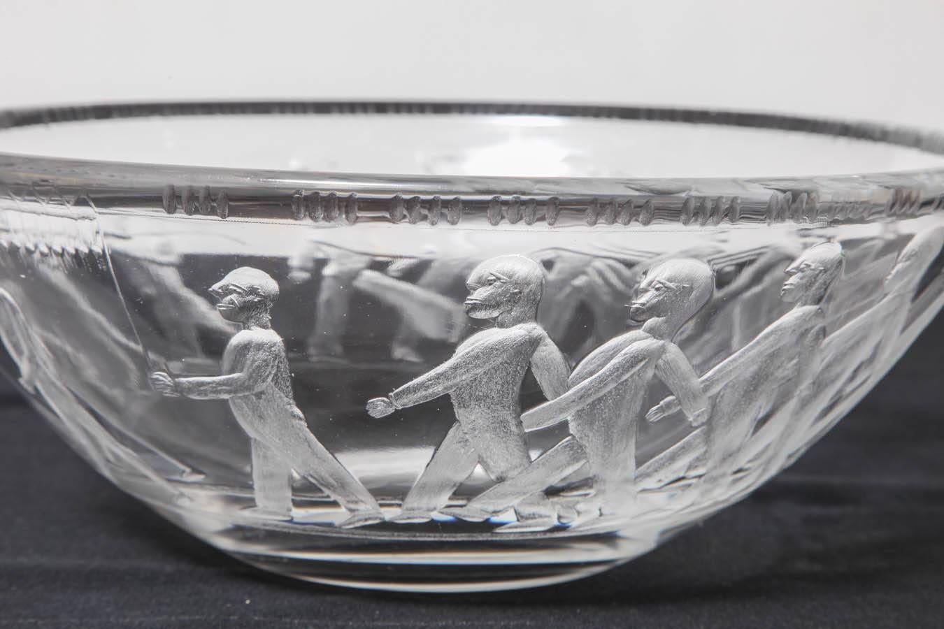 Rare Kosta Boda Erik Höglund Hand Etched Glass Centerpiece, circa 1955 In Excellent Condition For Sale In New York, NY