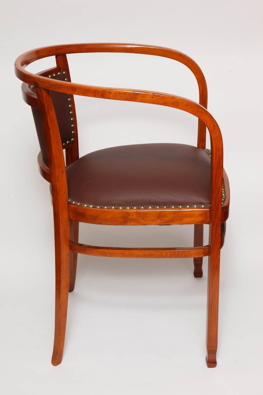 Otto Wagner Secessionist Bentwood and Leather Armchair, J&J Kohn, 1906 In Excellent Condition For Sale In New York, NY