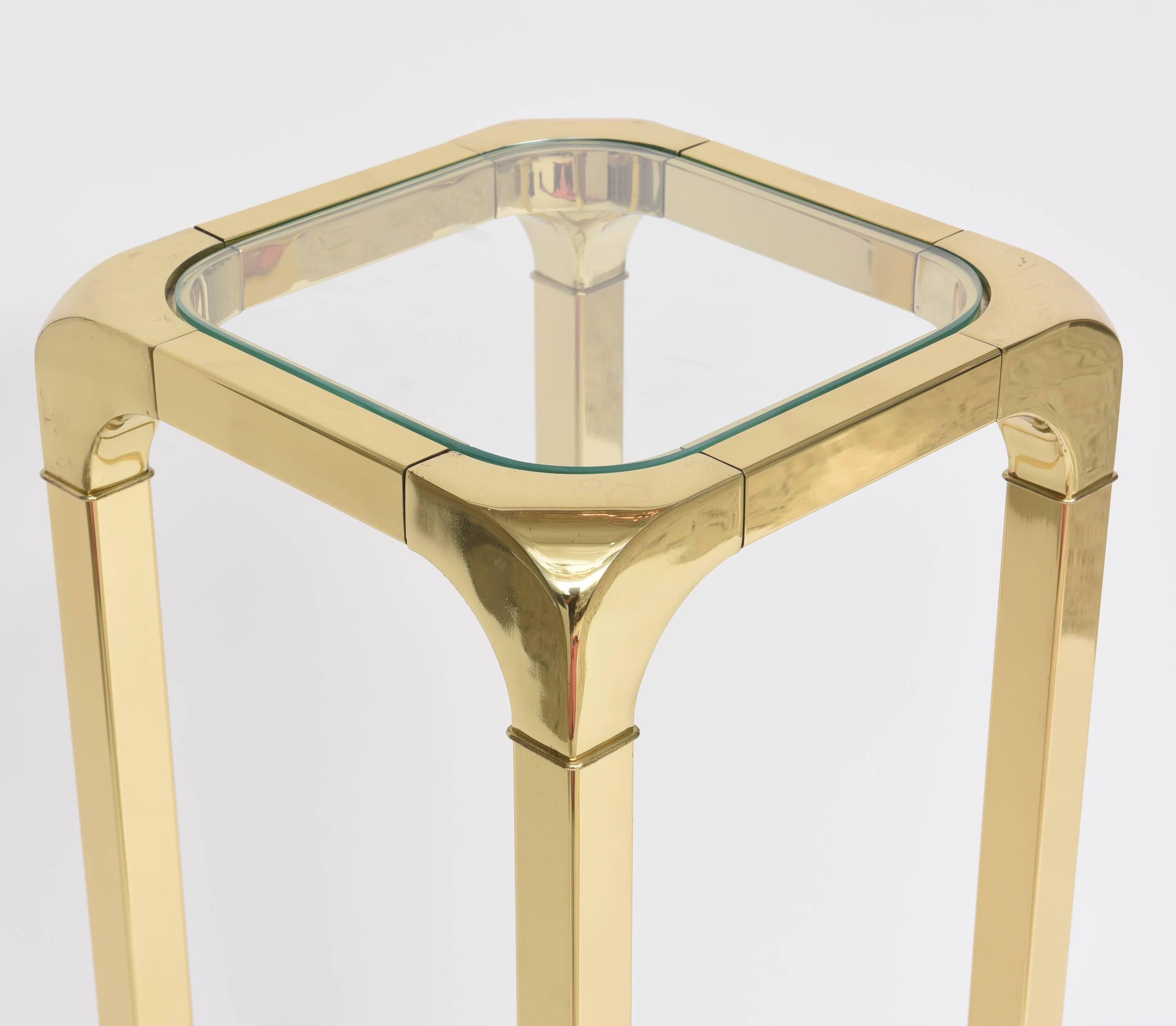 Polished Brass and Glass Pedestal, Mastercraft, American, 1970s-1980s In Good Condition In West Palm Beach, FL