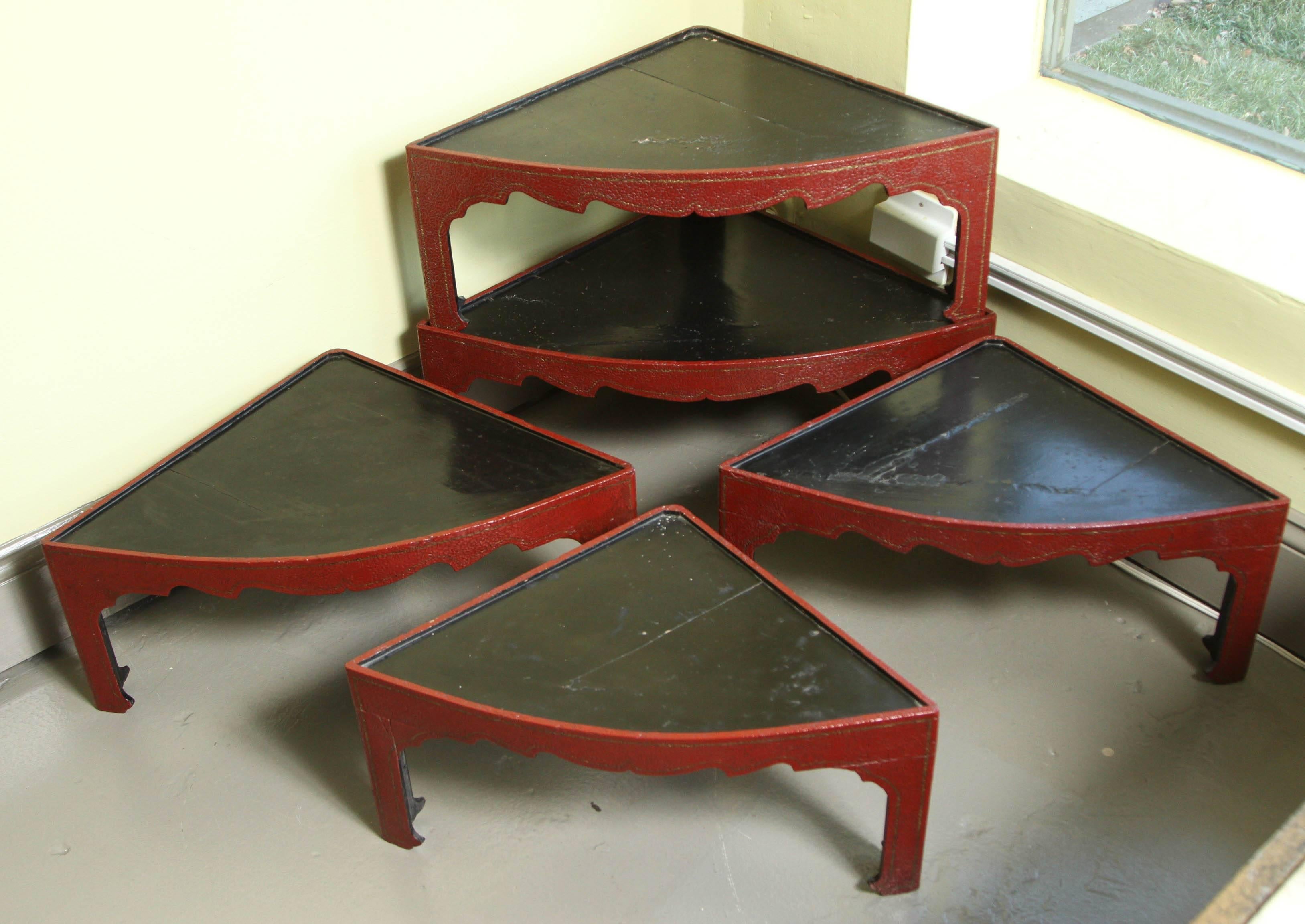 Japanese Corner Nesting Tables in Red Lacquer, Set of Five, 19th Century In Good Condition In Los Angeles, CA