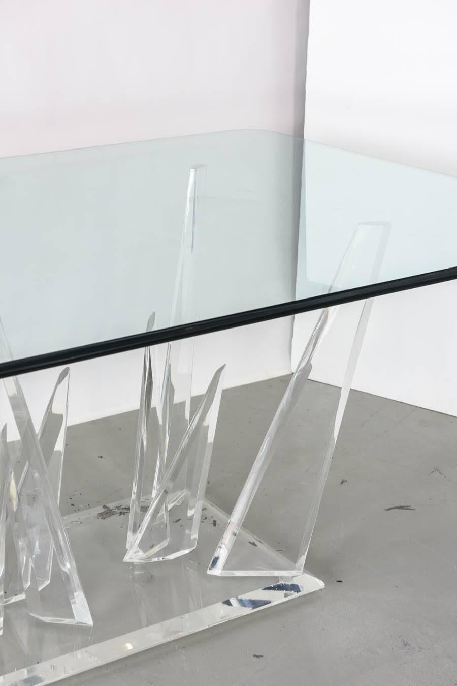 lucite glass