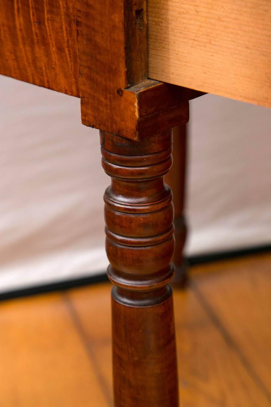 Early 19th Century Federal Tiger Maple Two-Drawer Stand 2