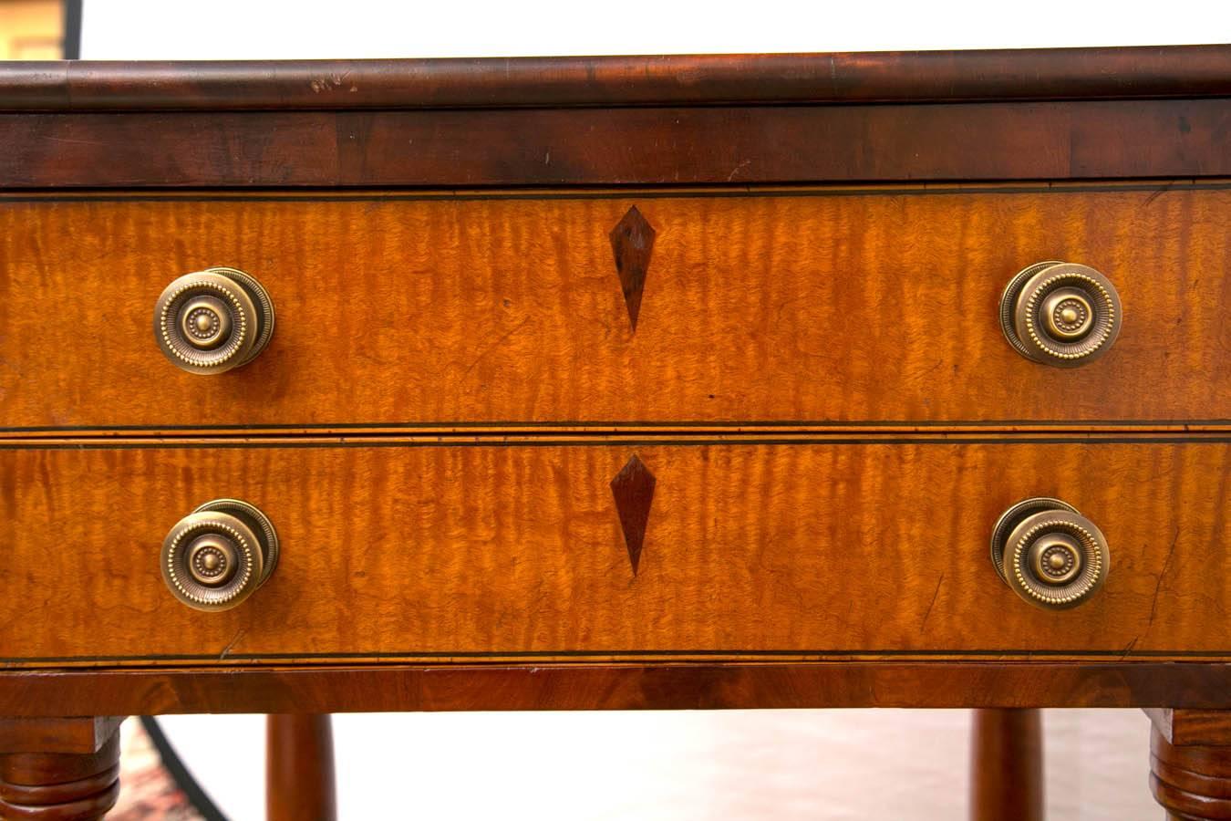 Early 19th Century Federal Tiger Maple Two-Drawer Stand 6