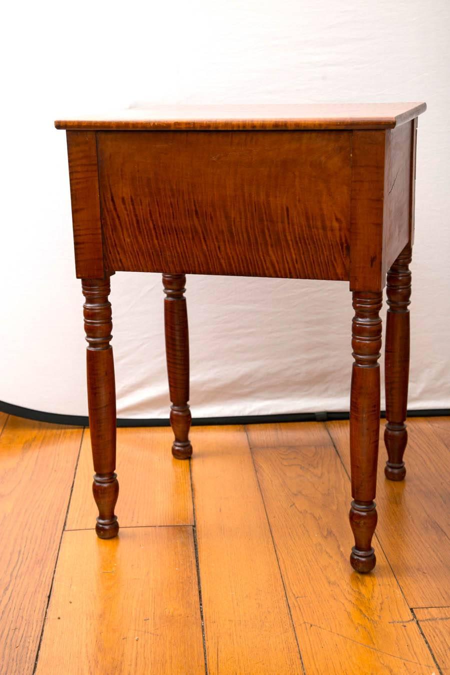 Early 19th Century Federal Tiger Maple Two-Drawer Stand 7