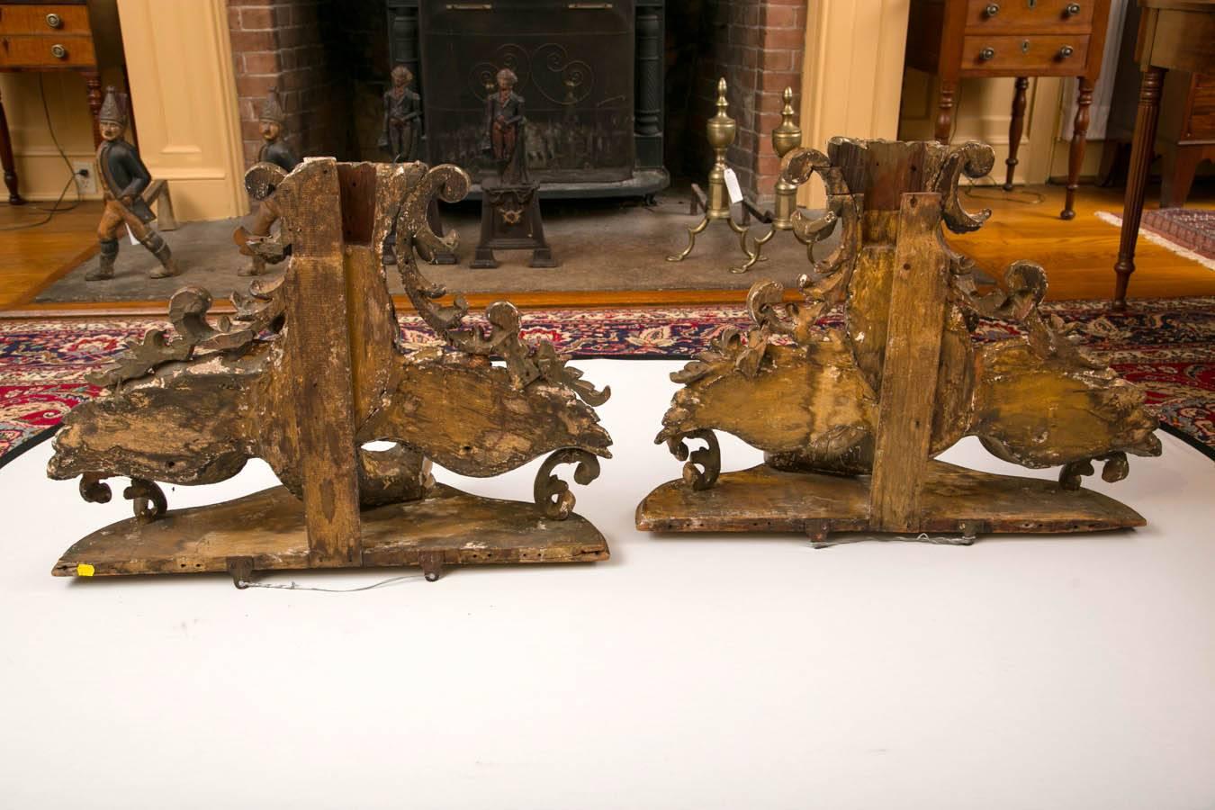Mid-19th Century Pair of 19th Century Gilt-Gesso Eagle-Form Wall Brackets For Sale