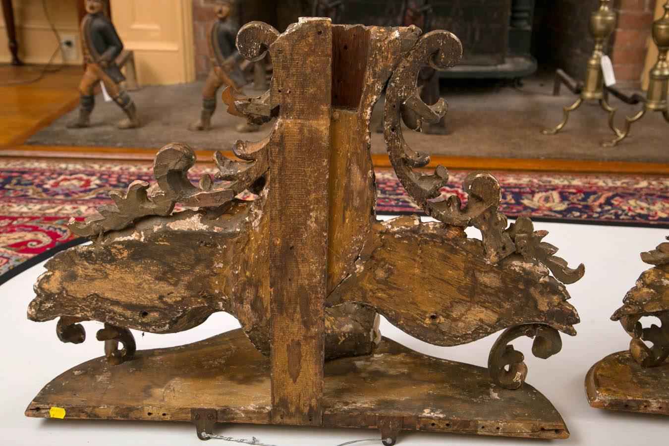 Pair of 19th Century Gilt-Gesso Eagle-Form Wall Brackets For Sale 1