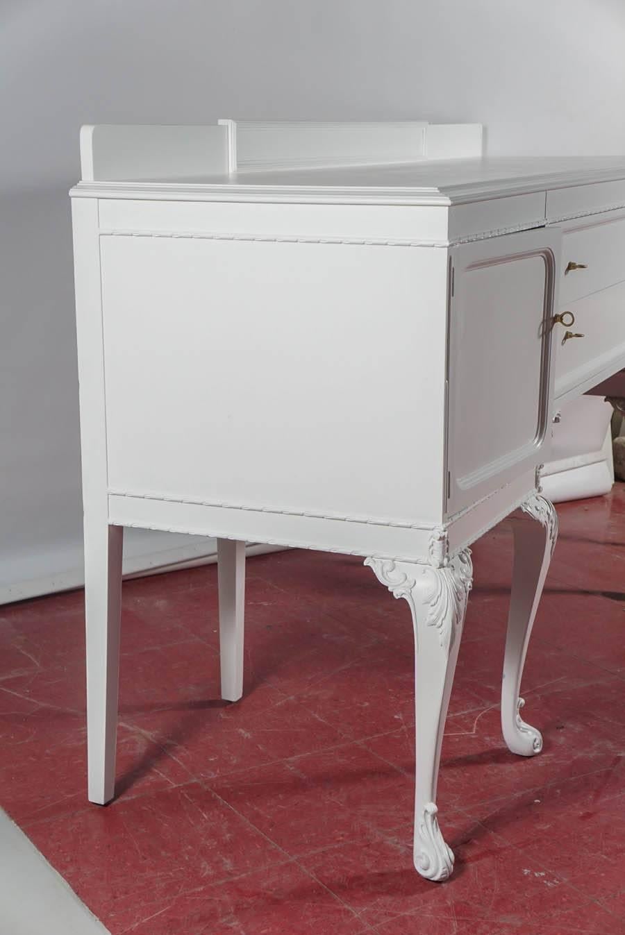 Chippendale-Style Buffet Server In Good Condition In Sheffield, MA