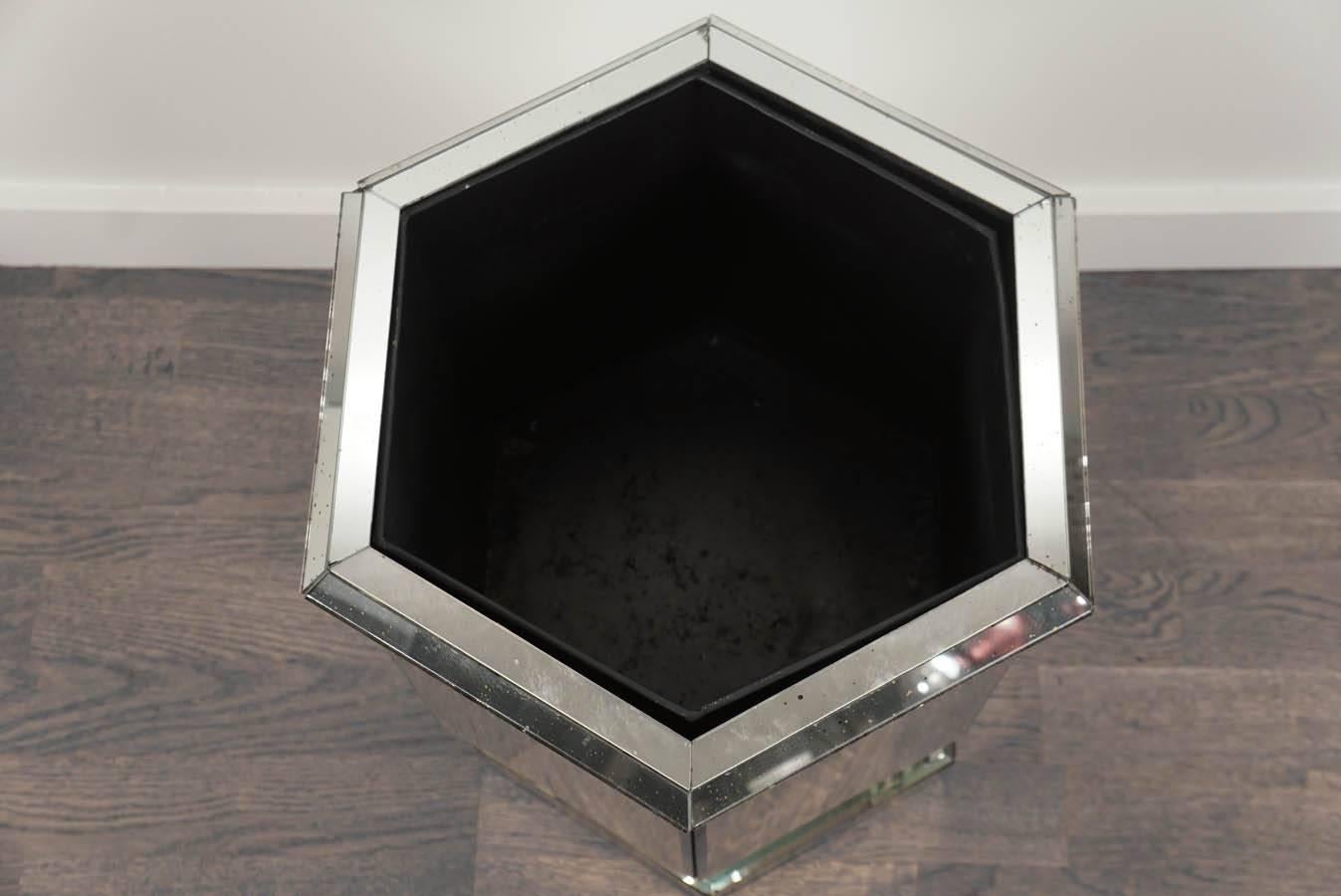 mirrored planter