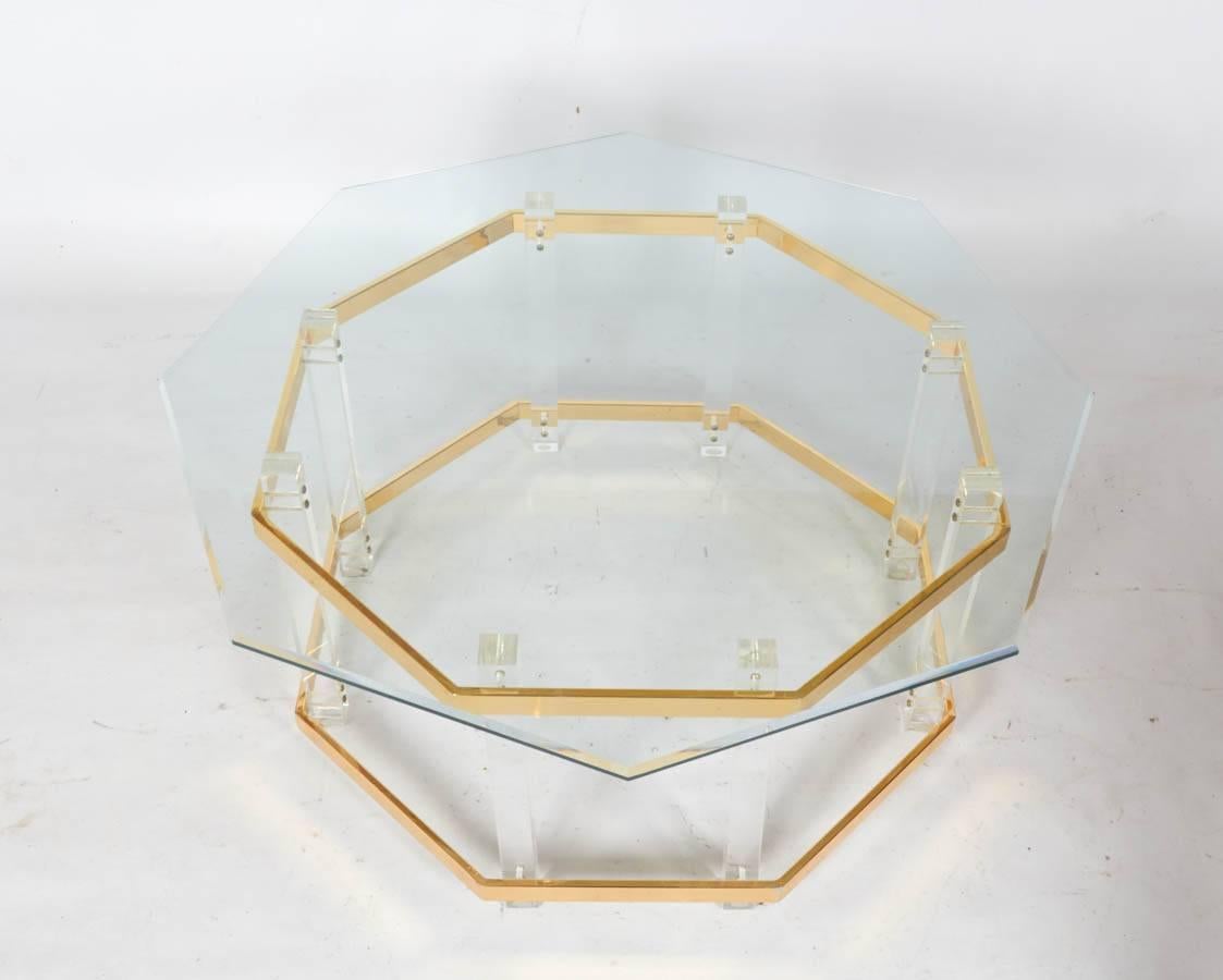 Mid-Century Modern Lucite and Brass Coffee Table For Sale