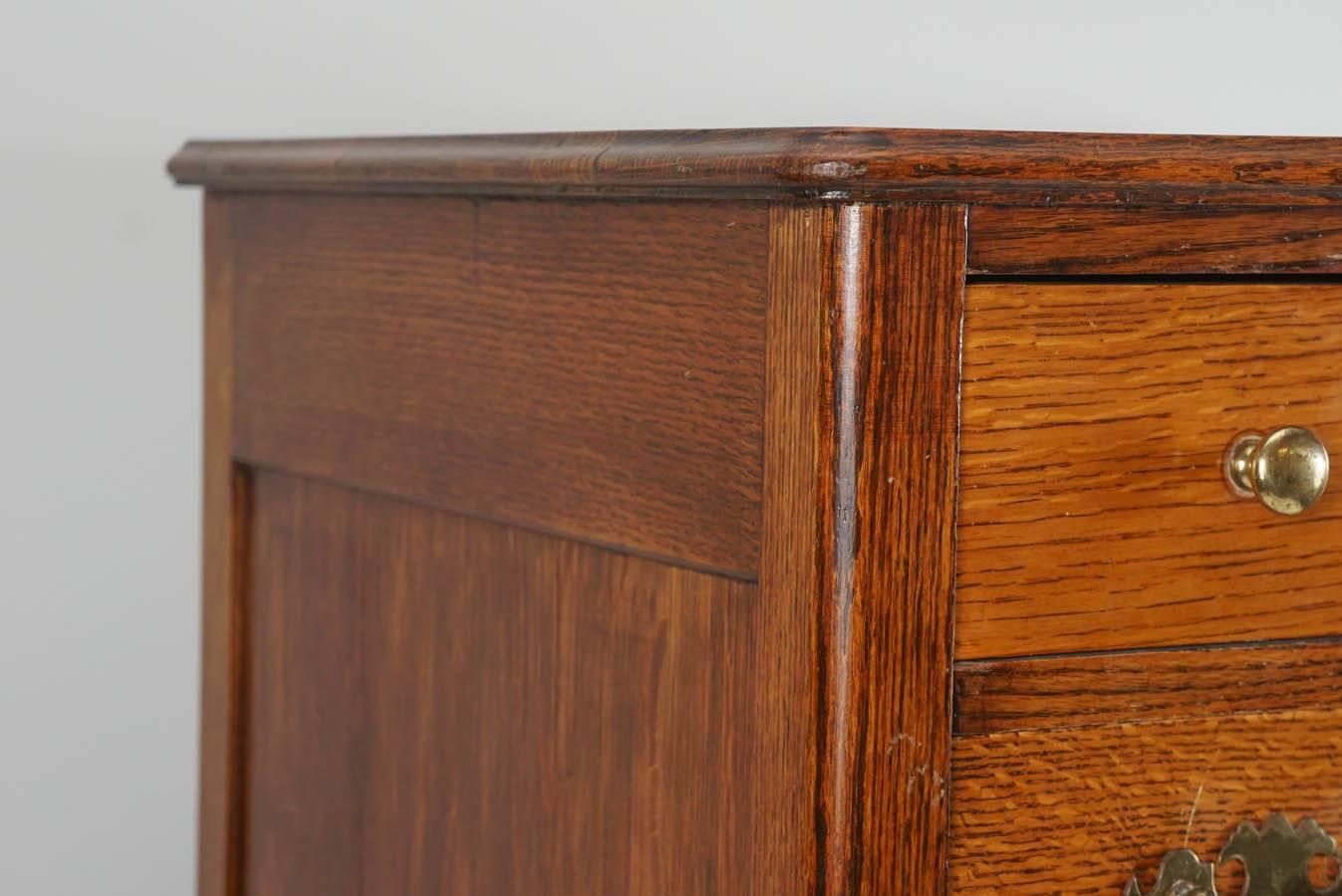 Early American Gentlemans Tall Chest of Drawers in Oak and Brass 3