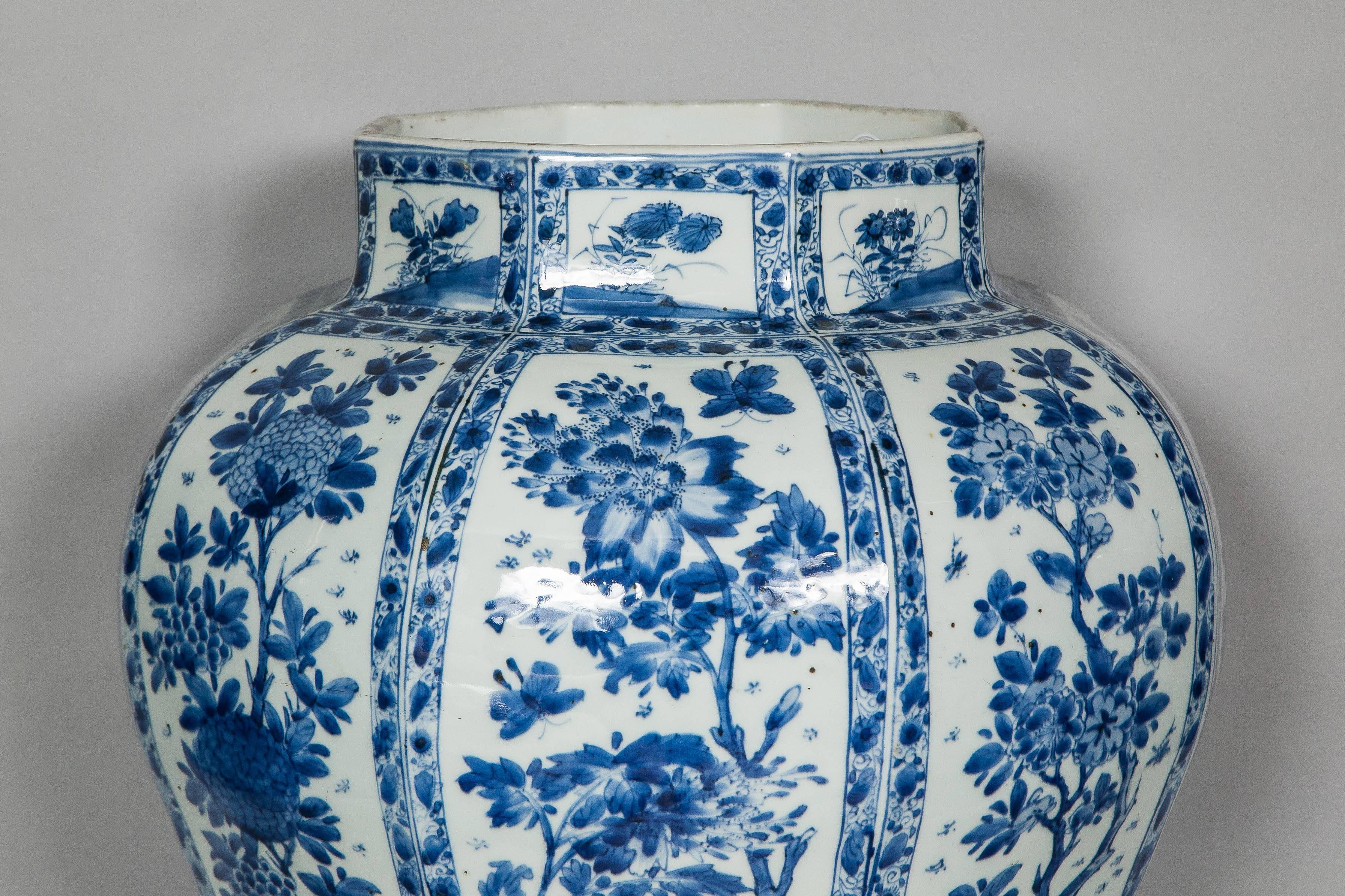 An impressively large facetted jar of octagonal form, each facet is decorated with a panel enclosing bird and insects amongst flowering branches issuing from rocks.
China, Kangxi period (1662-1722)
Perfect condition: No damage No restoration, No