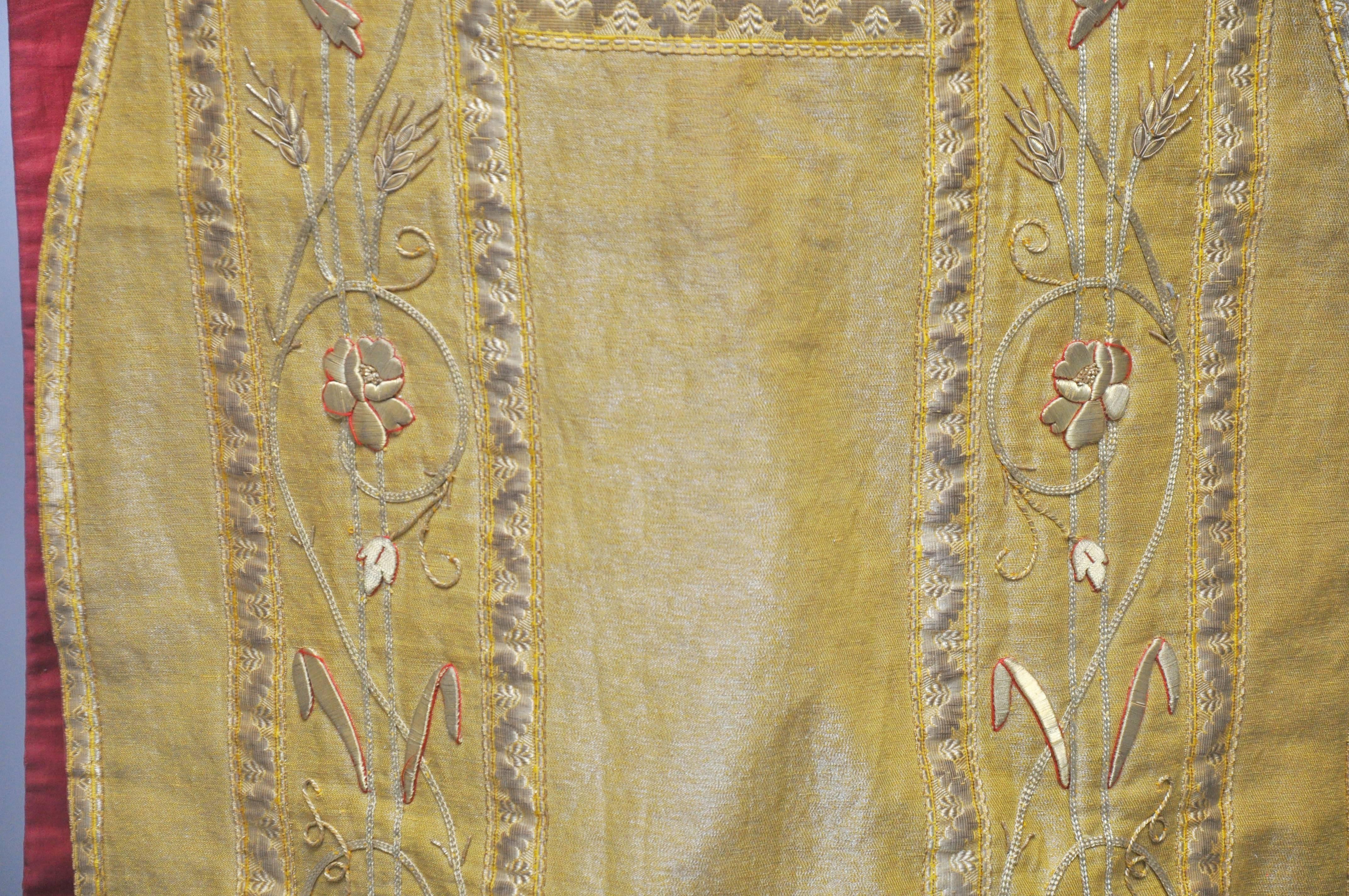 19th Century Religious Silk Vestment In Excellent Condition For Sale In Chicago, IL