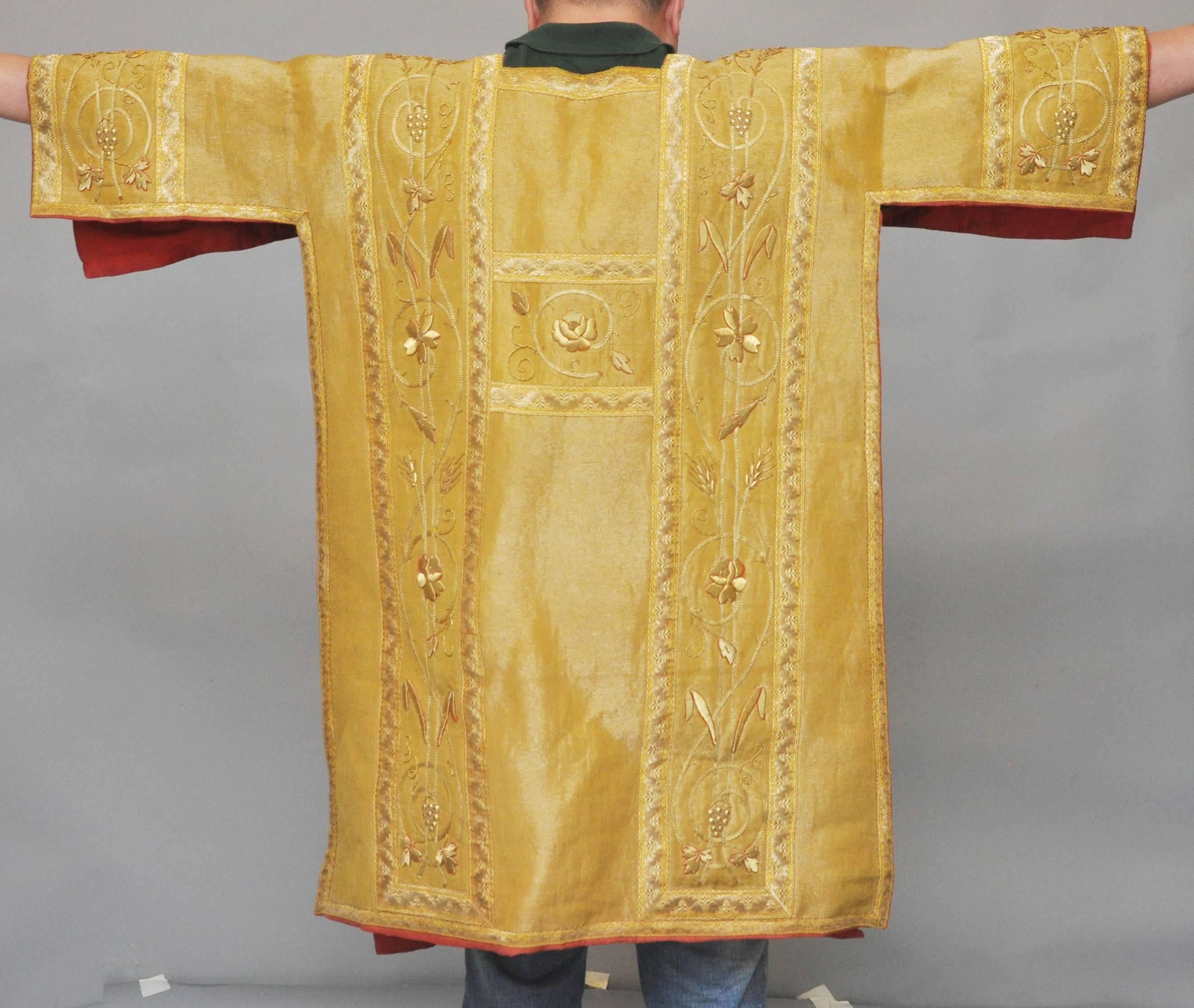 Gold 19th Century Religious Silk Vestment For Sale