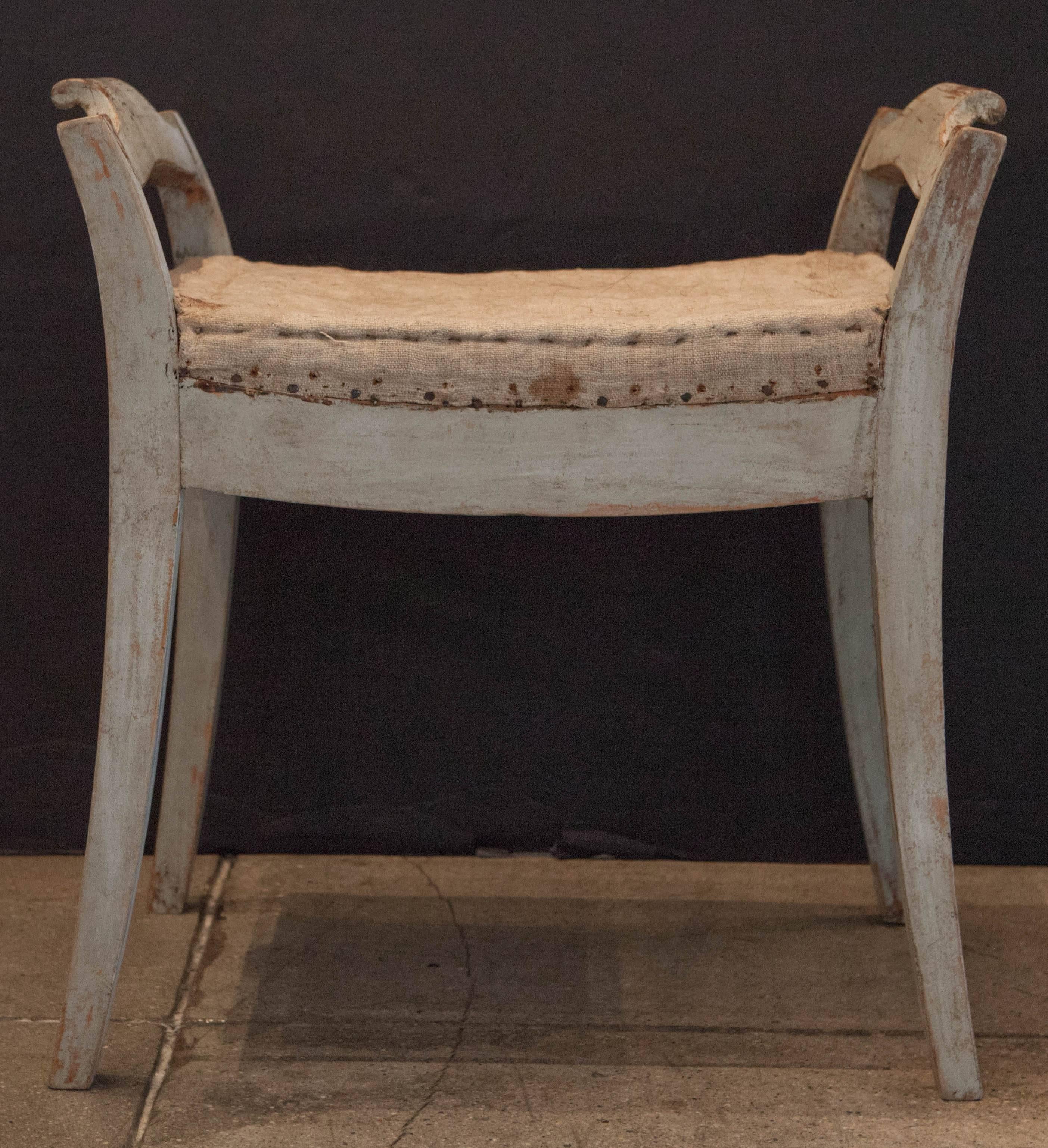 Pair of Gustavian Stools, Sweden, circa 1810 In Good Condition In Los Angeles, CA