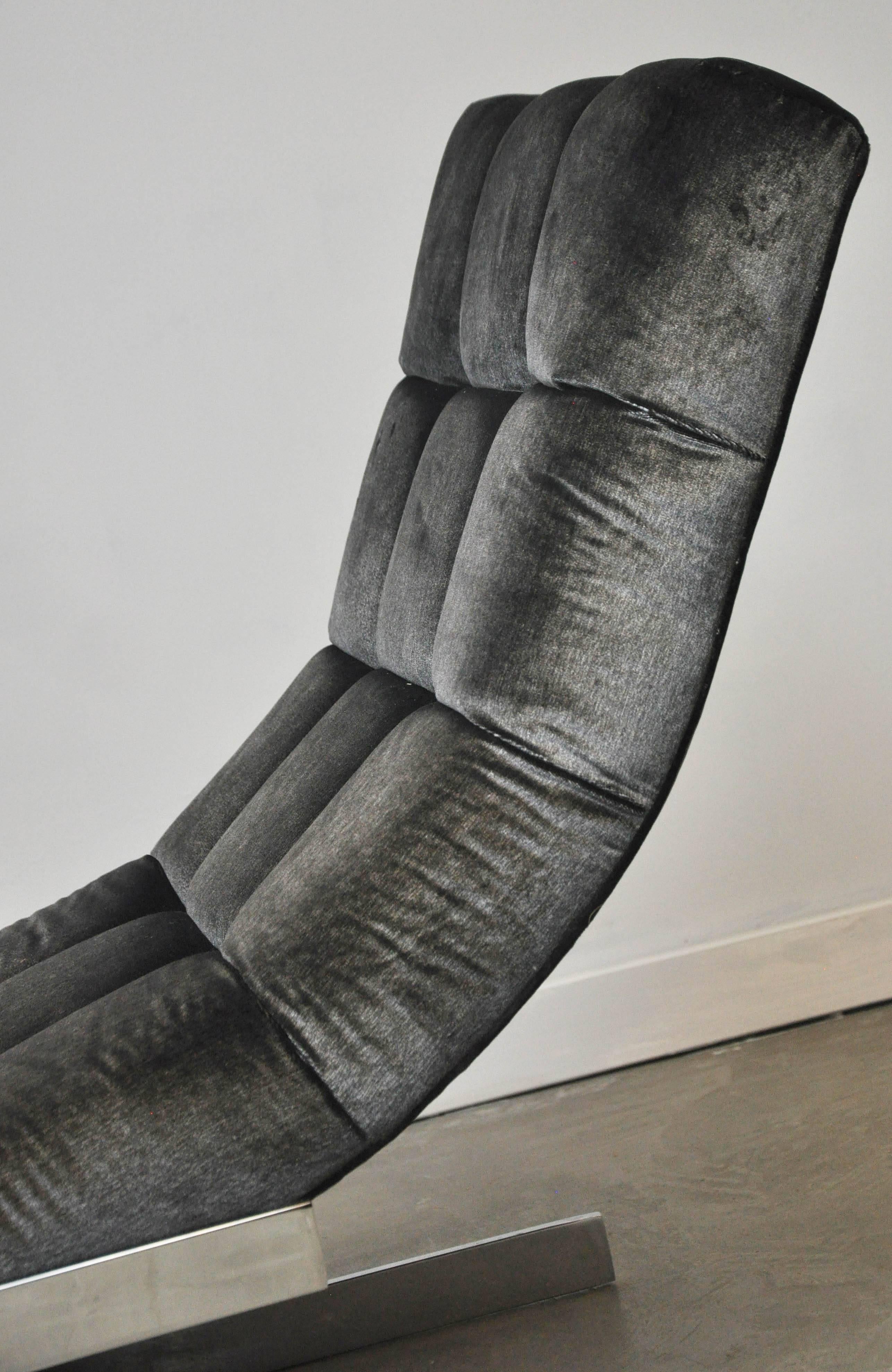 Wave chaise by Milo Baughman. Newly upholstered in silk velvet. Chrome base.