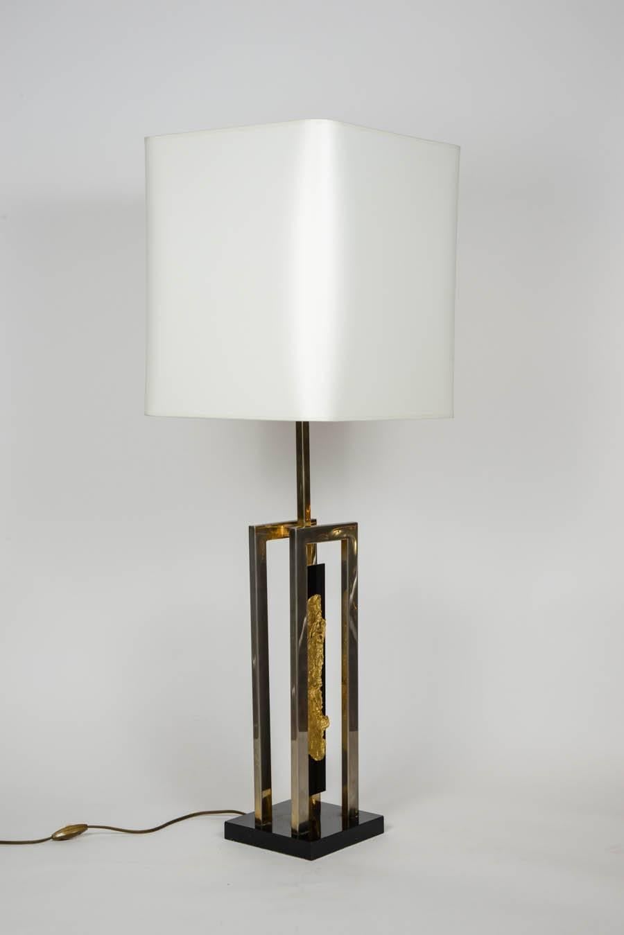 Mid-Century Modern Beautiful Brass, Bronze and Black Plexiglass Desk Lamp