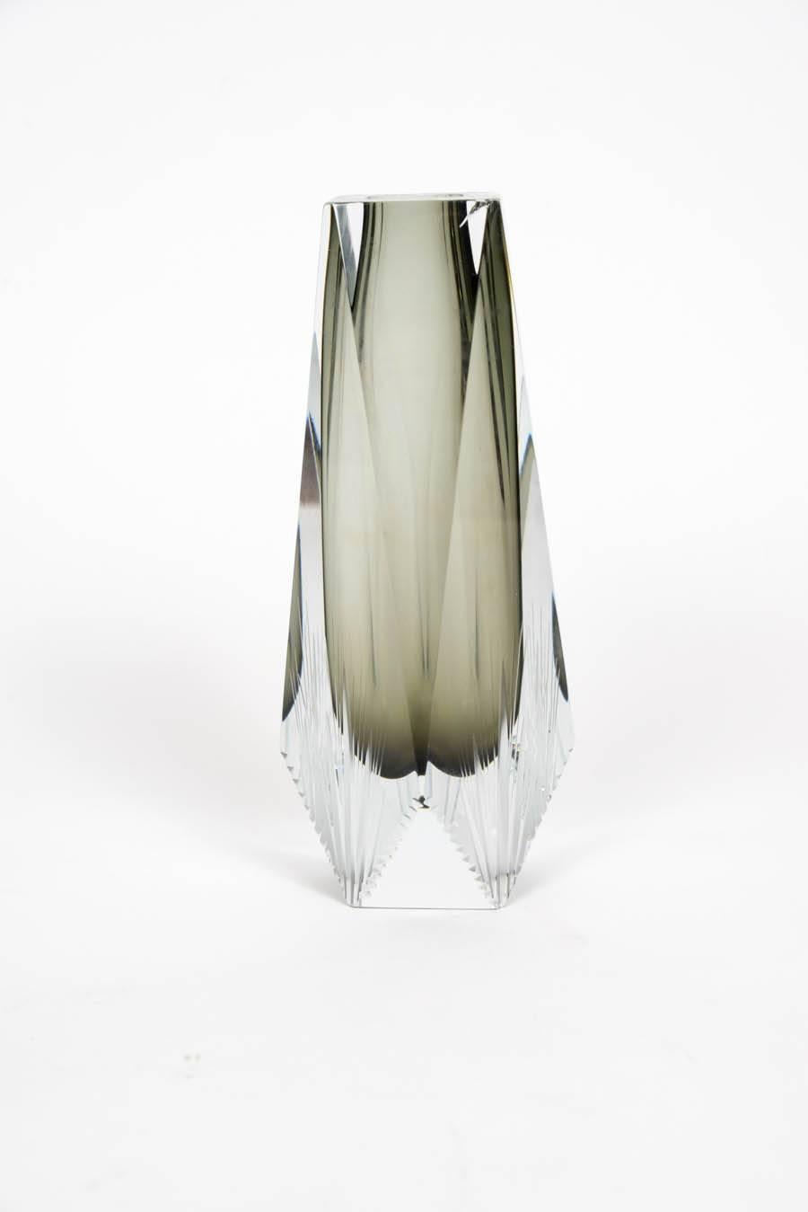 Elegant Sommerso Murano Glass Vase 2