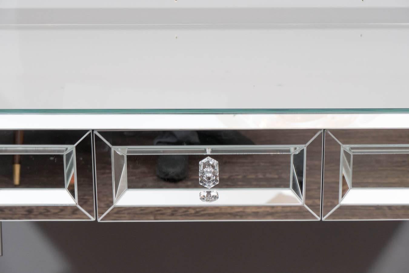 Benutzerdefinierte abgeschrägten Starphire Spiegel Vanity Desk (Neoklassisch) im Angebot