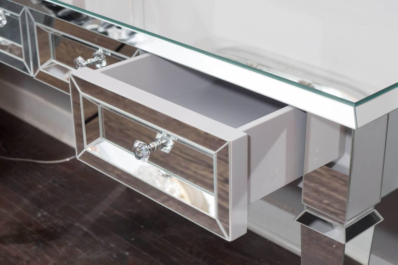 Custom Beveled Starphire Mirror Vanity Desk In New Condition For Sale In New York, NY