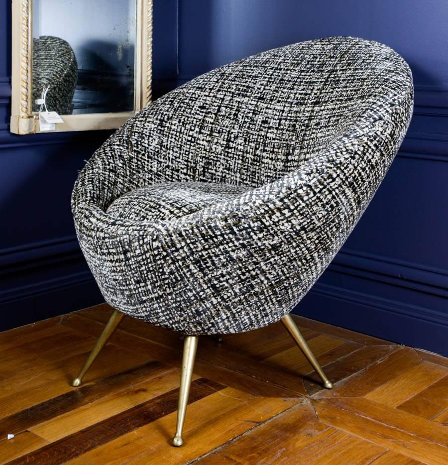 Pair of Egg-Shape Armchairs 1