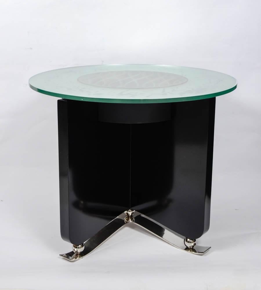 Very rare Art Deco illuminating coffee table. Original top in engraved glass
Attributed to Lucien Rollin.