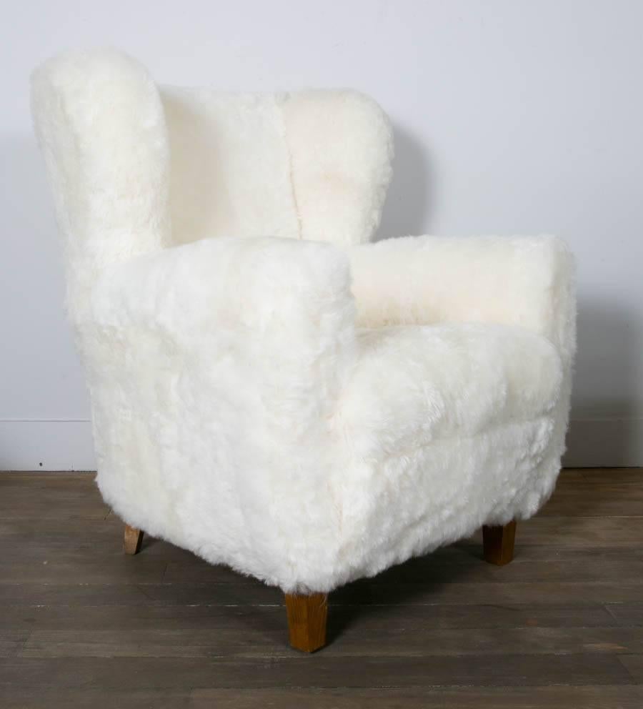 Scandinavian Modern Great Pair of Lounge Chairs Upholstered in Sheepskin