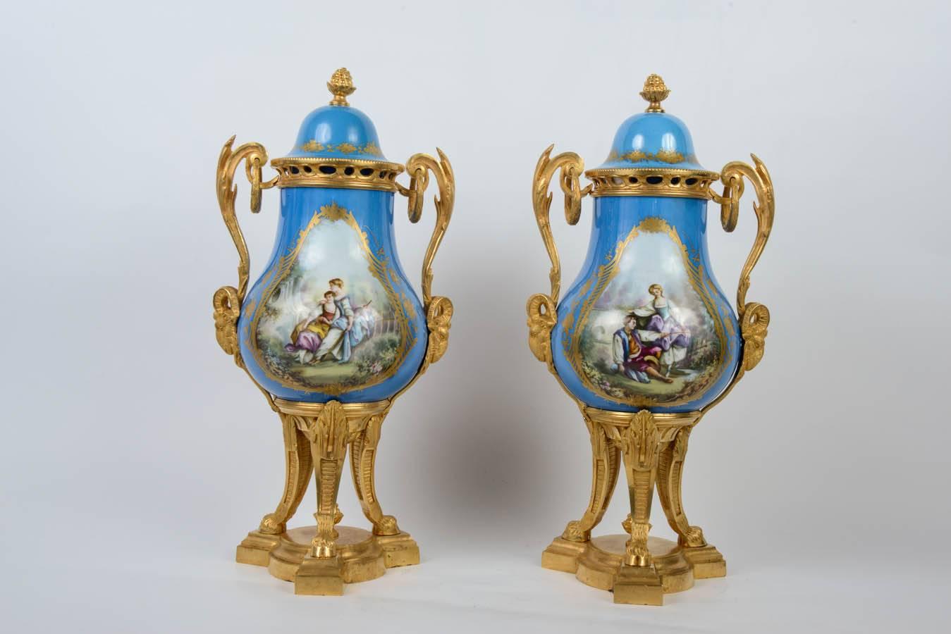 Pair of Sèvres Porcelain Vases For Sale 1